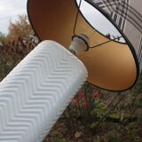 Lampe en céramique blanche à abat-jour tartan – style cosy et intemporel