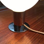 Lampe de table en chrome et verre de l'ère spatiale du milieu du siècle