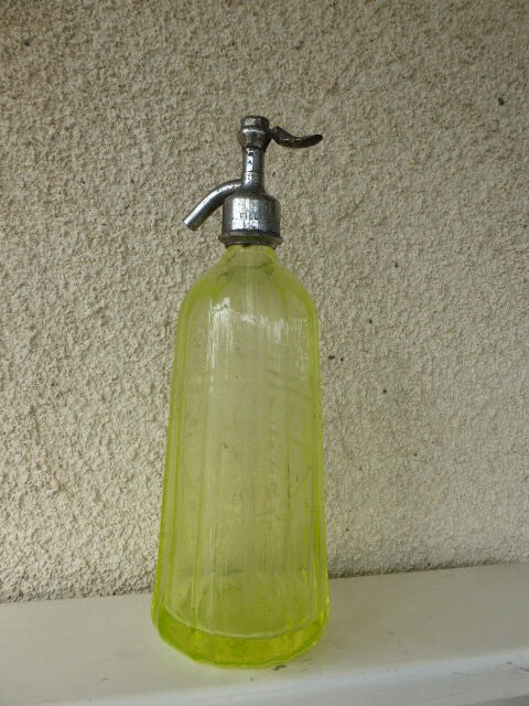 Siphon glass faceted yellow, blown, Art Deco period, dated 1934, FILLIAT, Maisons Alfort, very old and rare