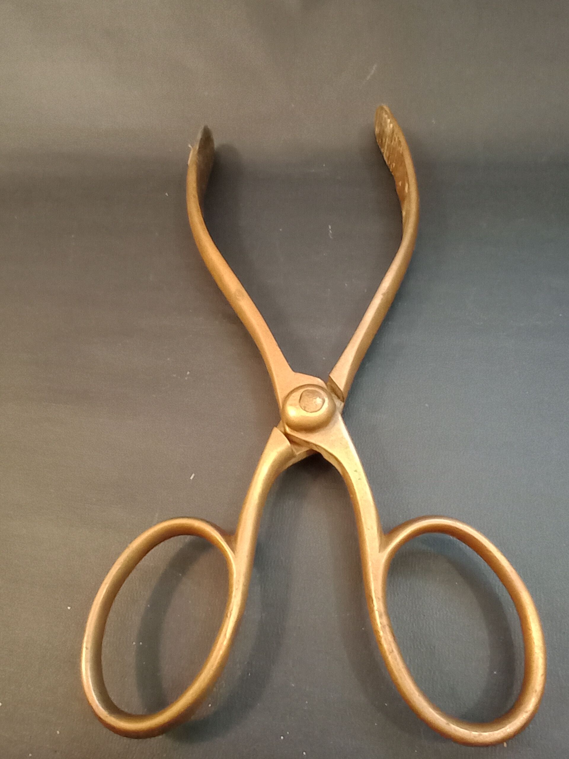 Pince à braise en laiton