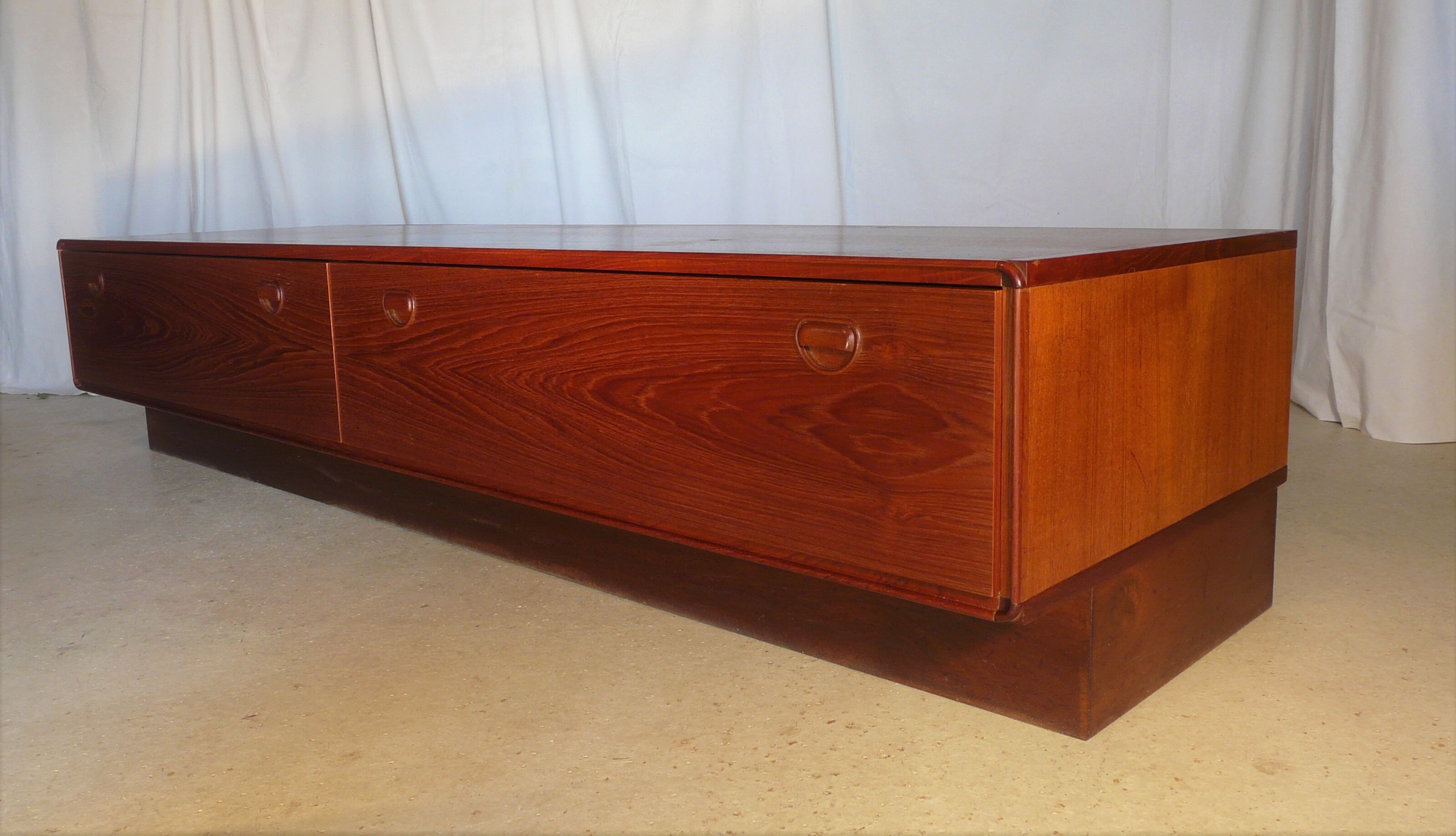 Scandinavian teak bass row