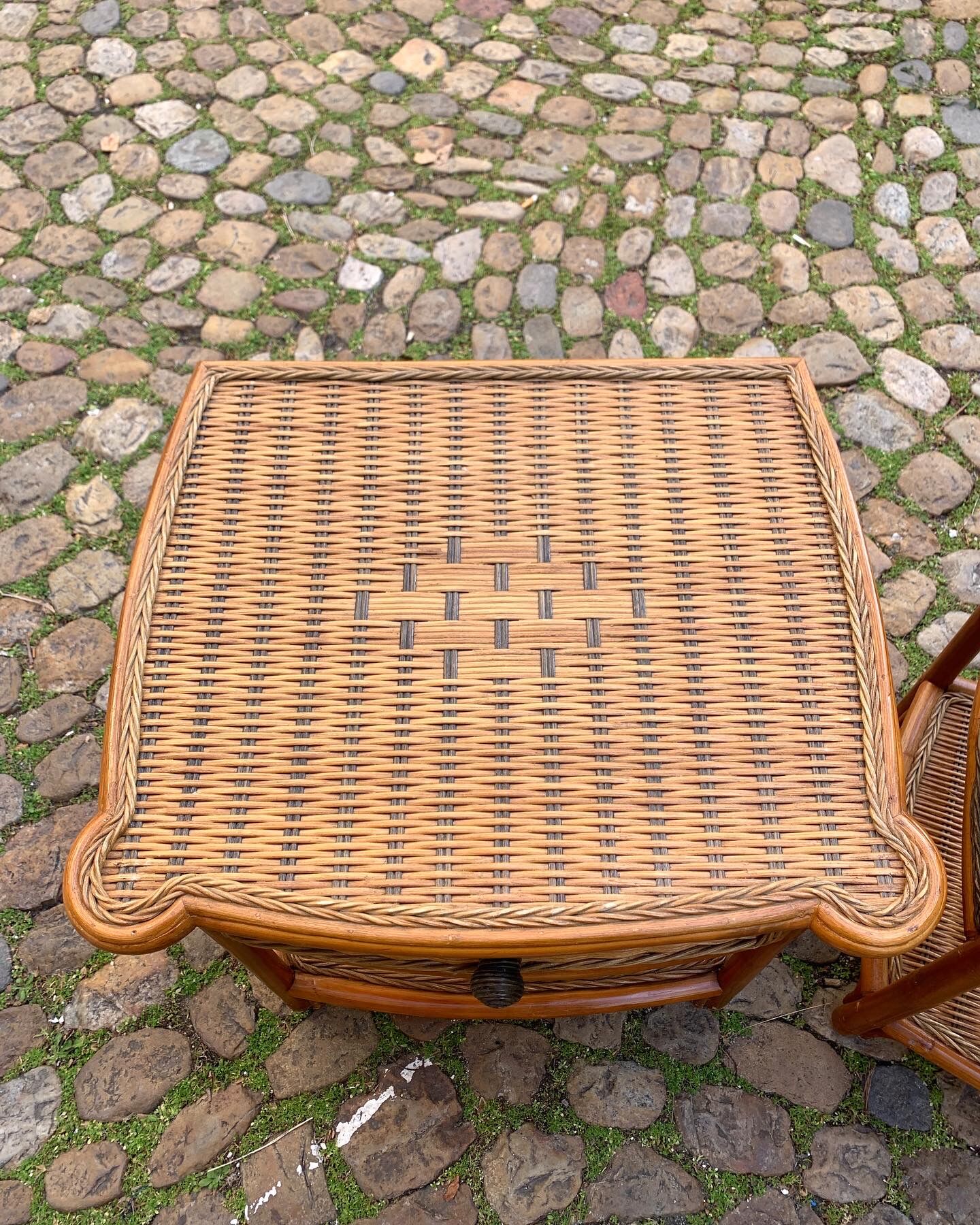 Set de 2 chevets vintage en rotin