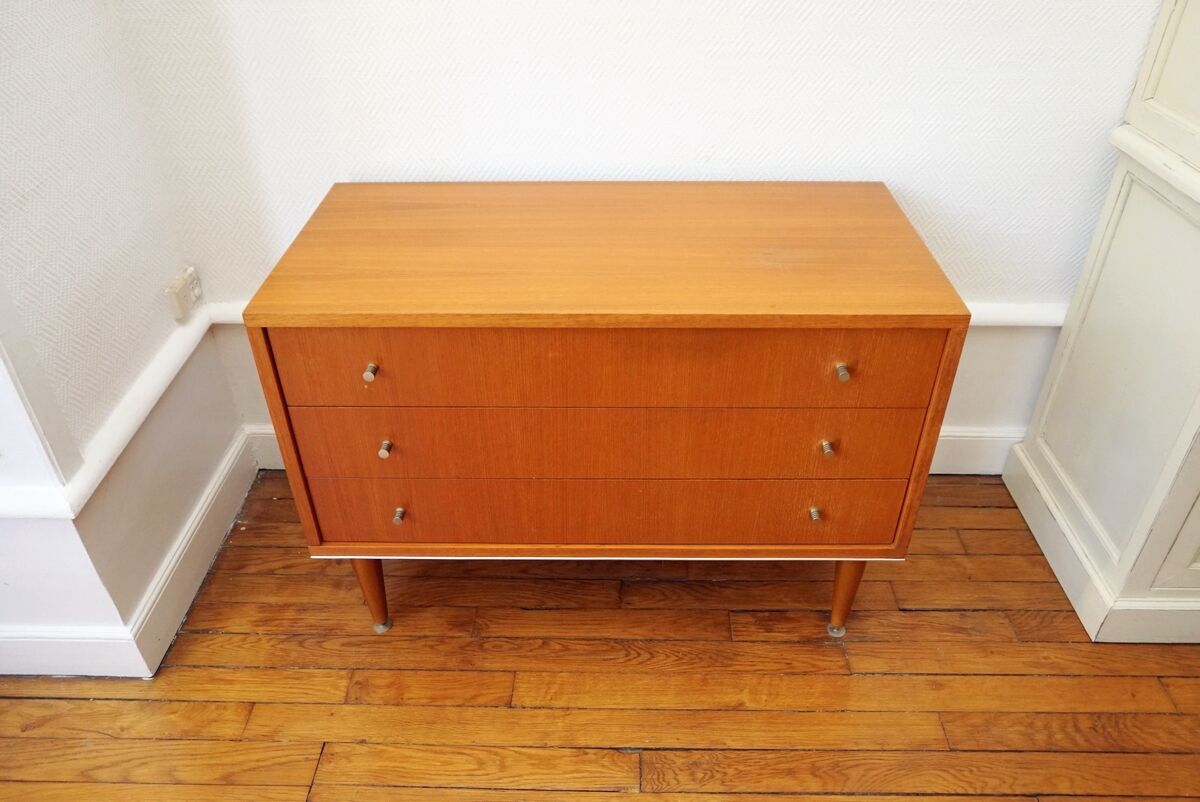 Beautiful vintage chest of drawers 3 drawers