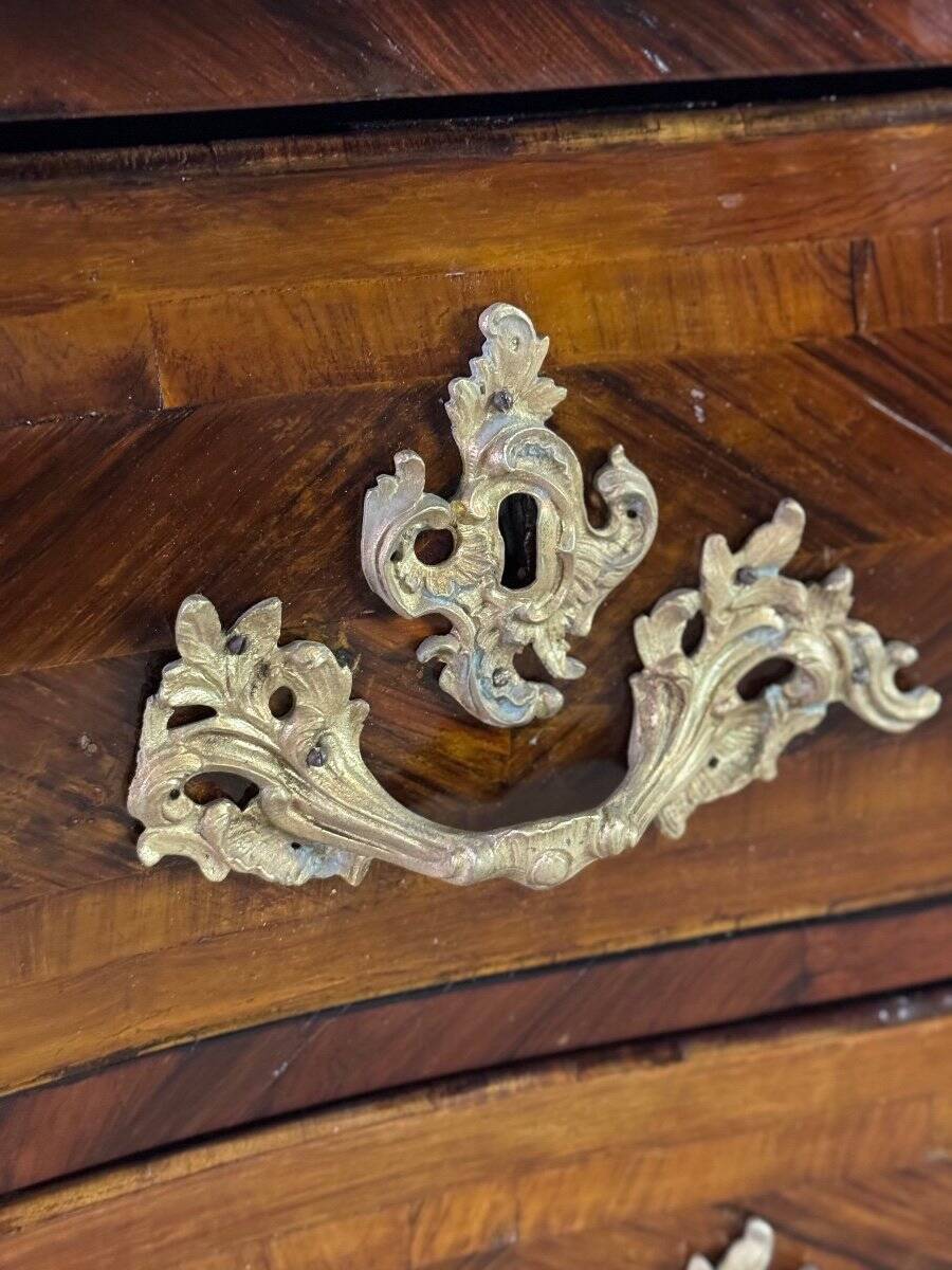 Louis XV chest of drawers in veneer and gilded bronze, Rance marble, 18th century