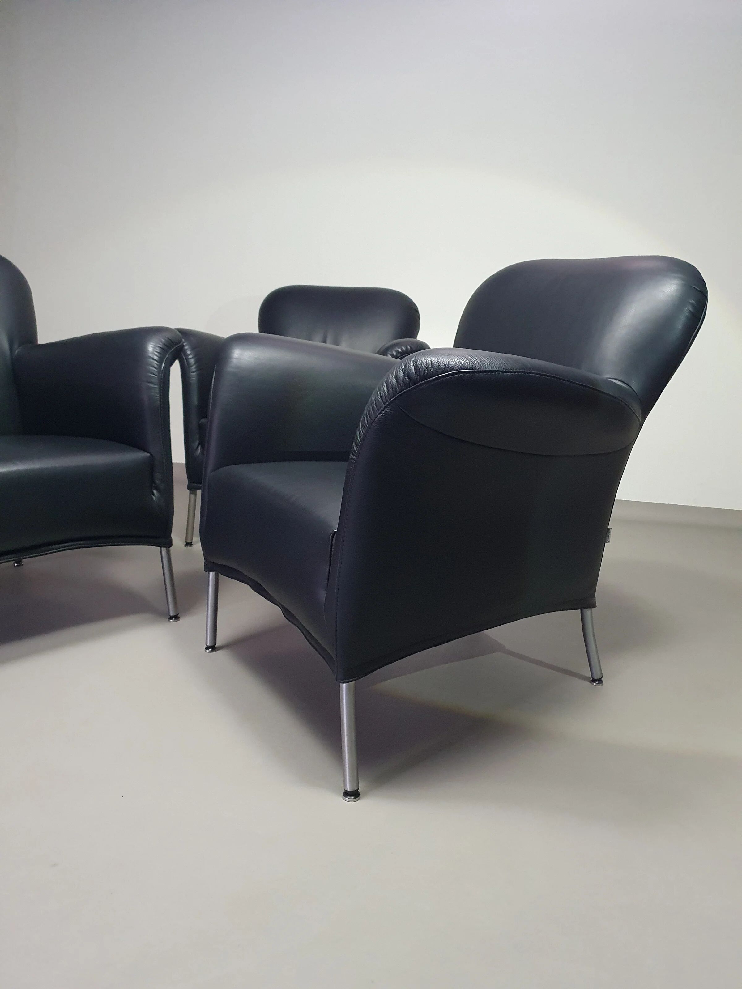 3 x rare armchair / model Turn / black leather / Bert Plantagie in mint condition.