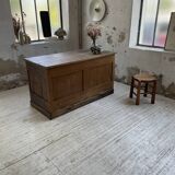 Central island trading counter in walnut