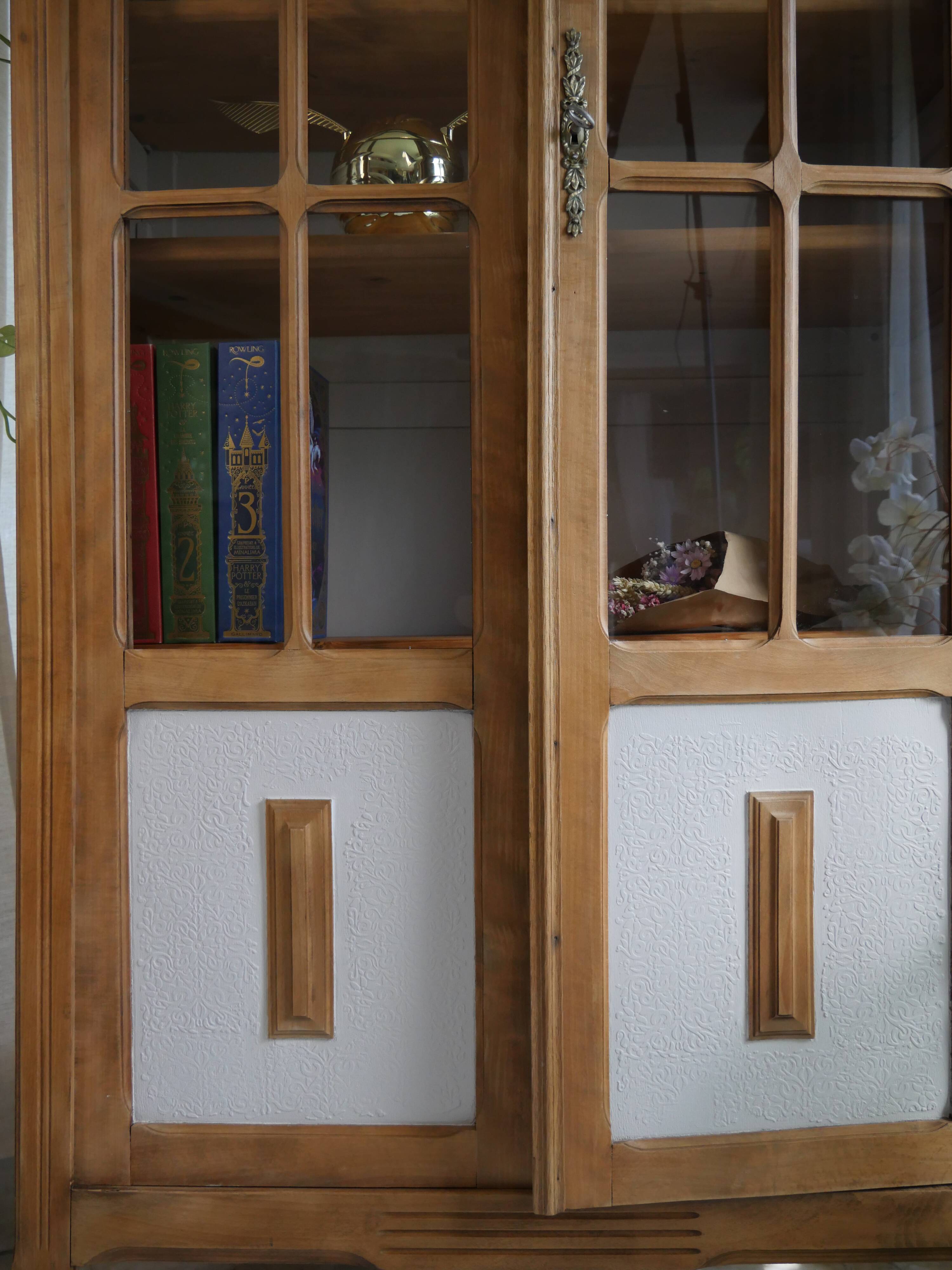 Art Deco display cabinet