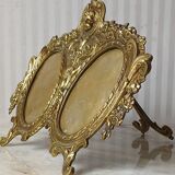 19th century "Victorian" double frame, gilded bronze decorated with acanthus & flower garlands