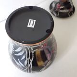 Abhika Potiche ceramic model birds as new