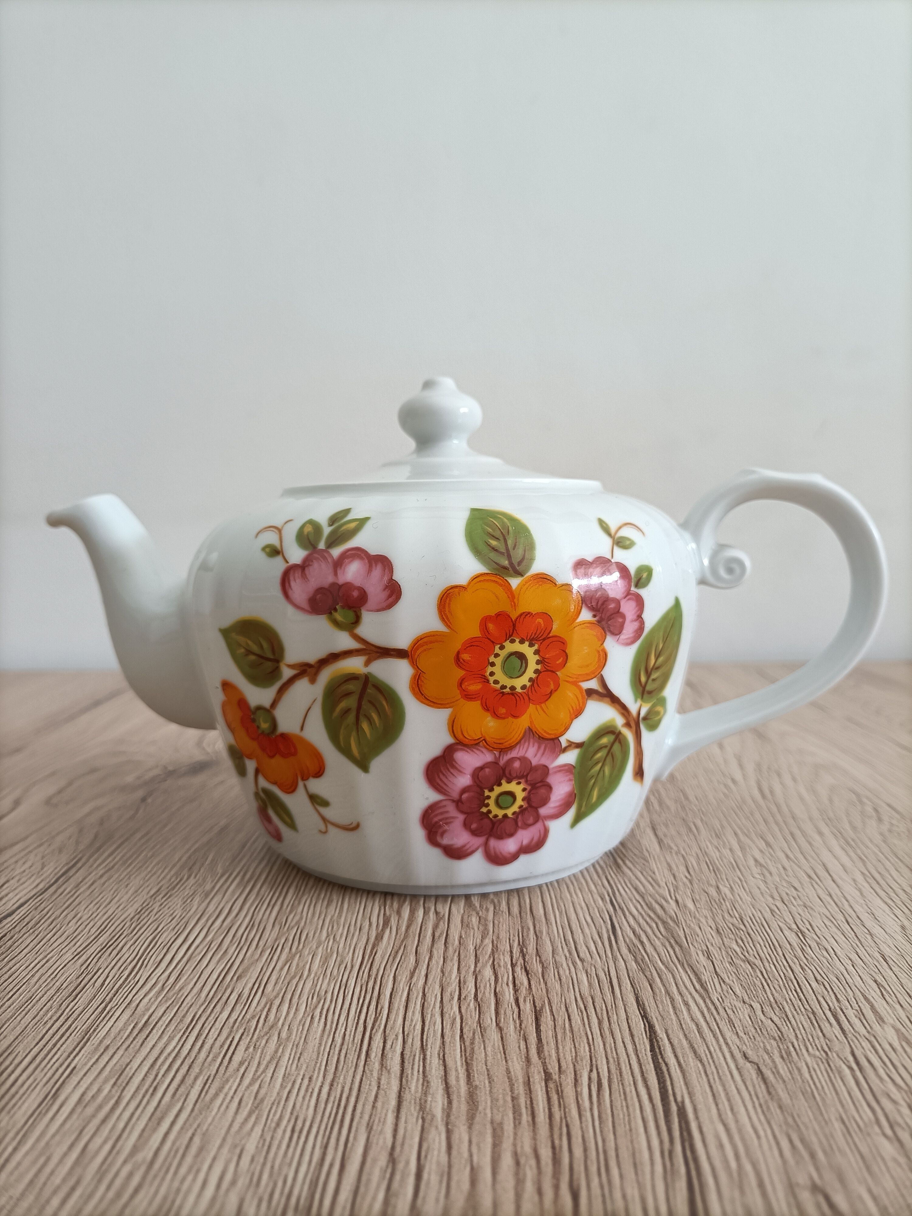 Vintage teapot 70s in German porcelain