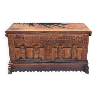 Richly carved solid oak chest from the 17th century