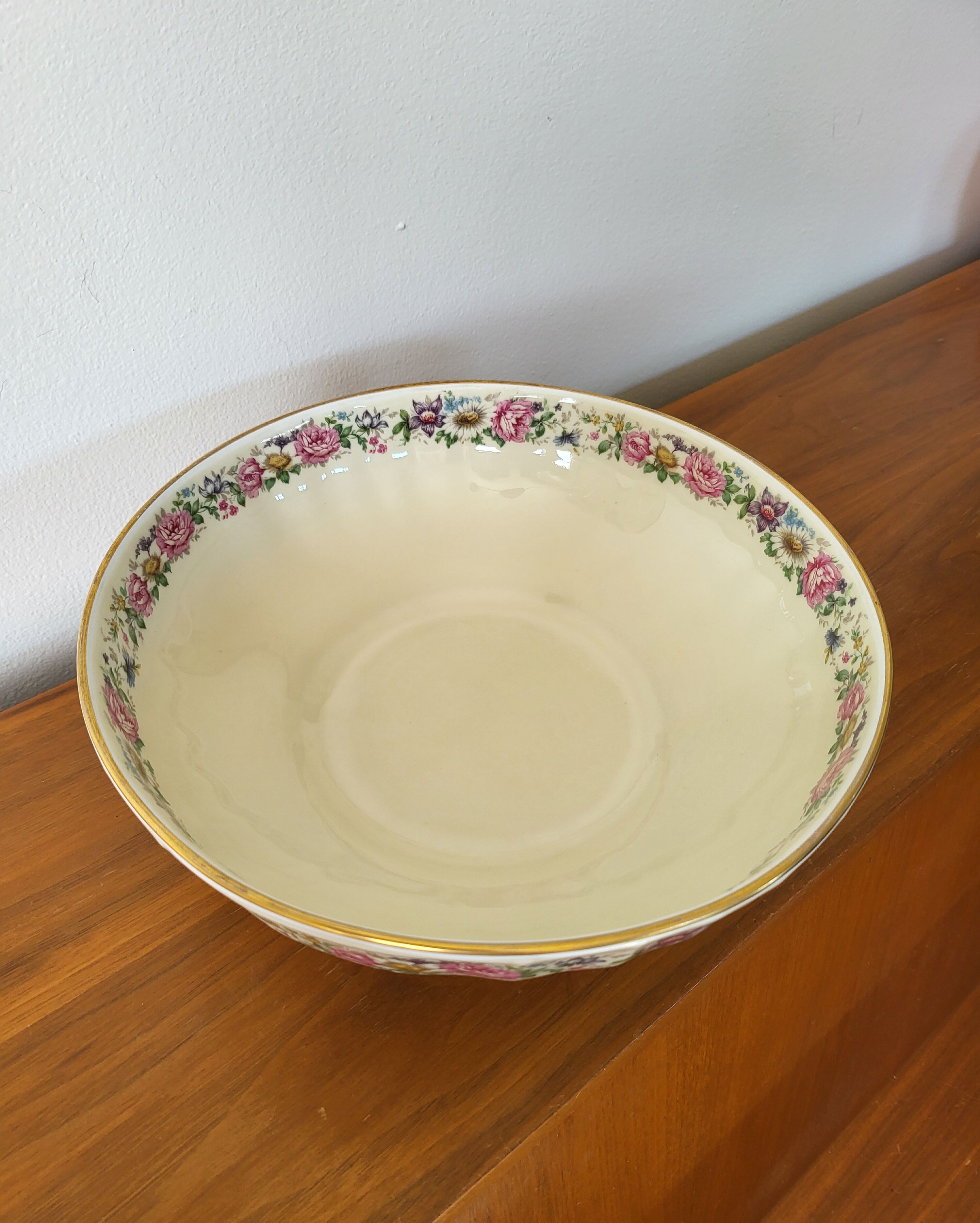 Limoges Bernardaud. Round Salad Plate in porcelain.