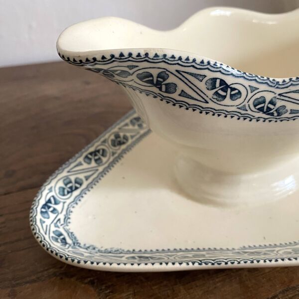 Saucières terre de fer Choisy le roi ''Champigny