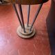 Petite table guéridon bois et chrome 1930 avec un verre
