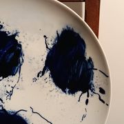 Large designer plate signed by Barbara Schroeder – 41 cm – Contemporary ceramic