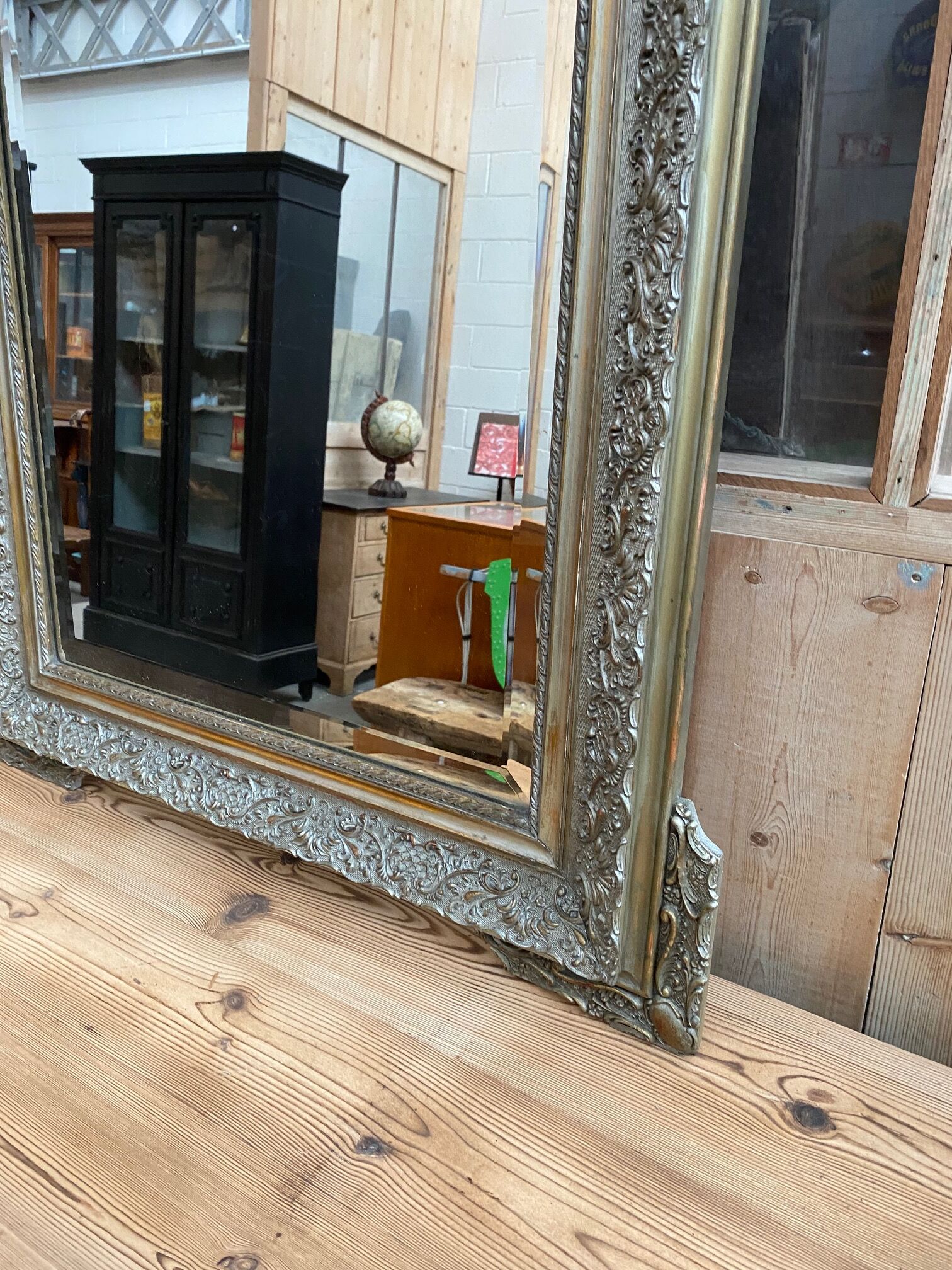 Beveled mirror late nineteenth century 84x122cm