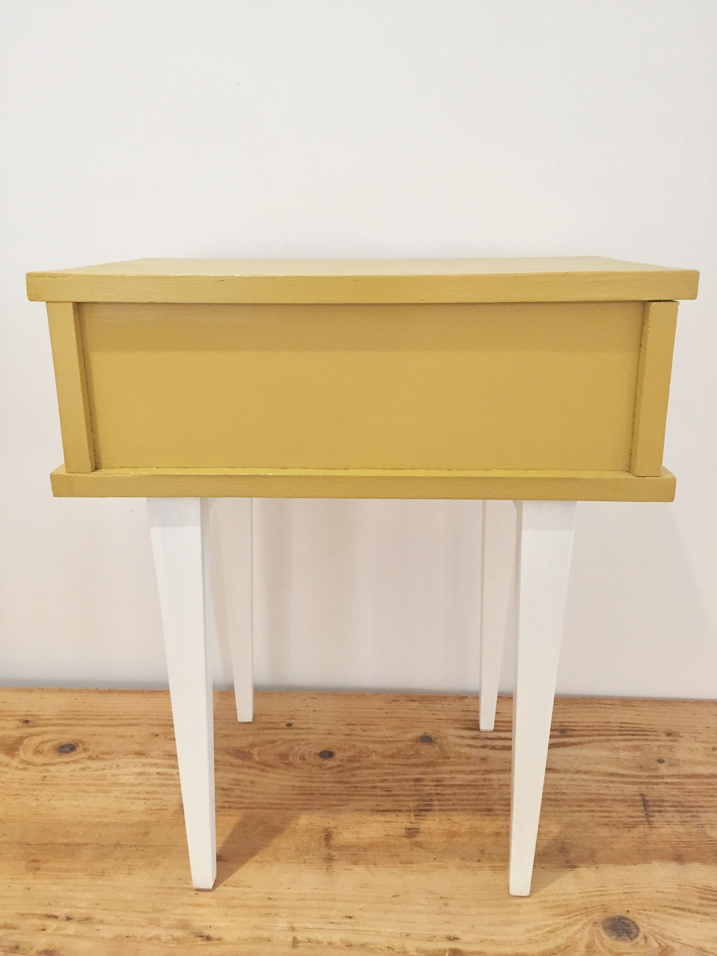 Chevet vintage moutarde