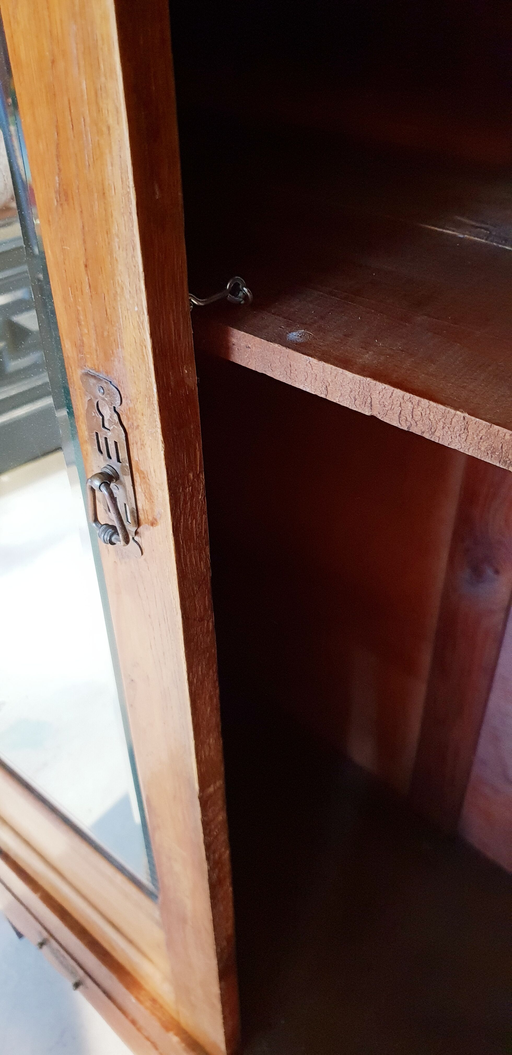Armoire vintage