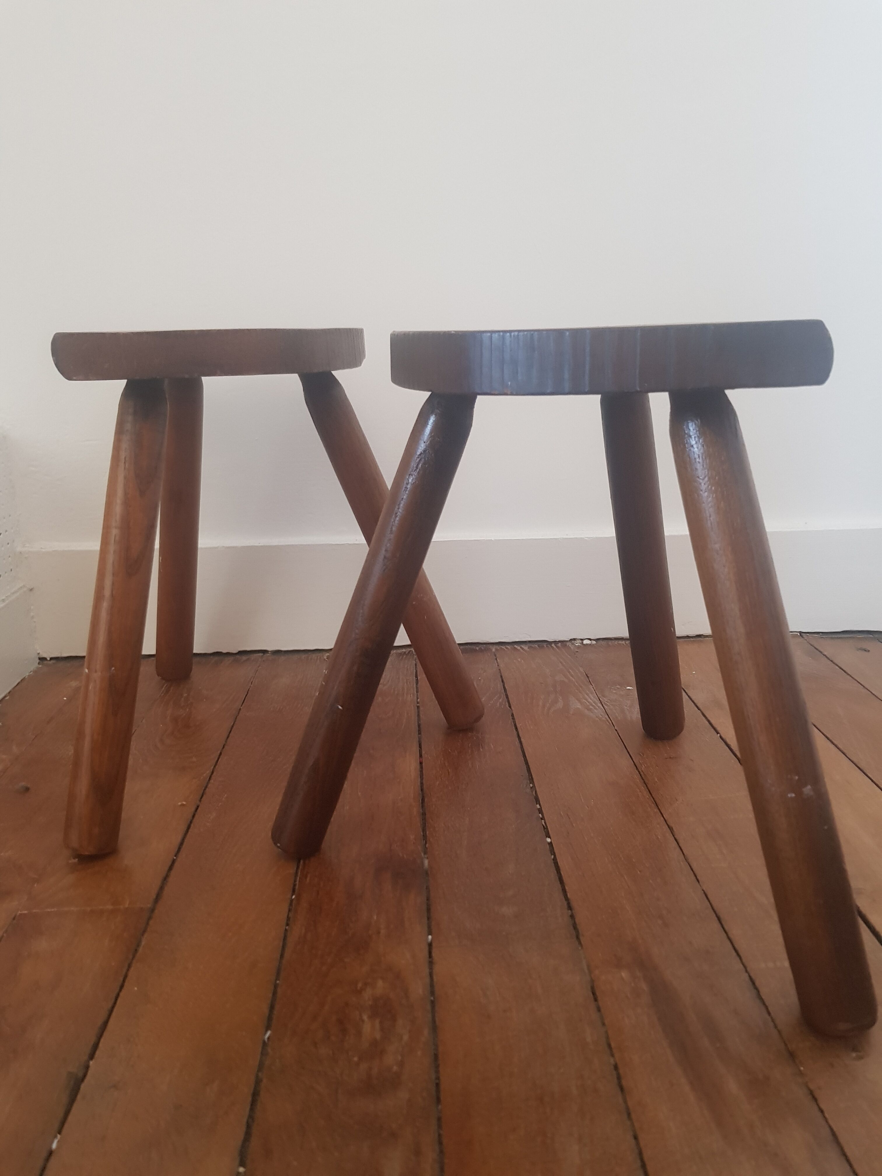 Set of 2 tripod stools