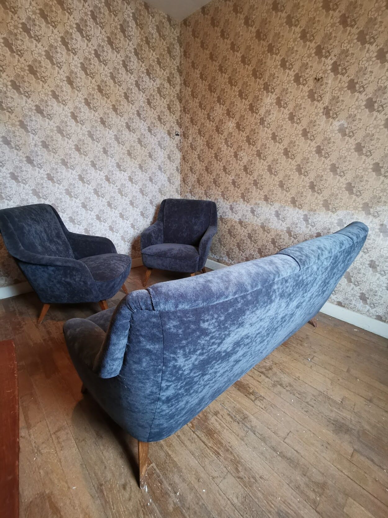 Armchairs and sofa 50/60