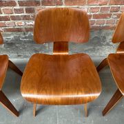 Set of 4 DCW chairs in walnut, Charles & Ray Eames, Herman Miller, 1950s