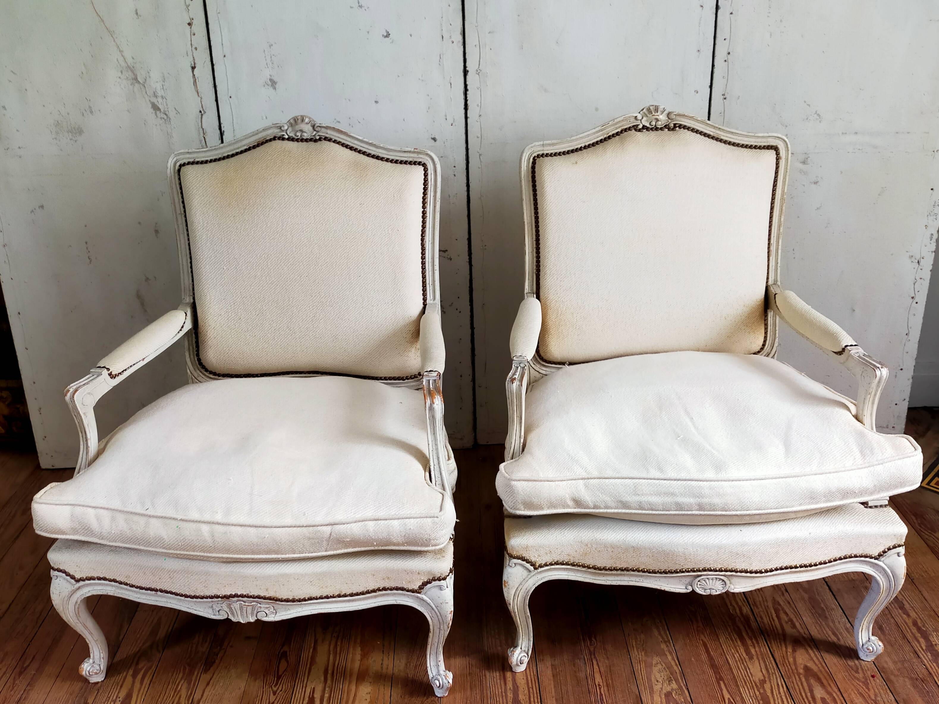 Paire de bergères de style Louis XV