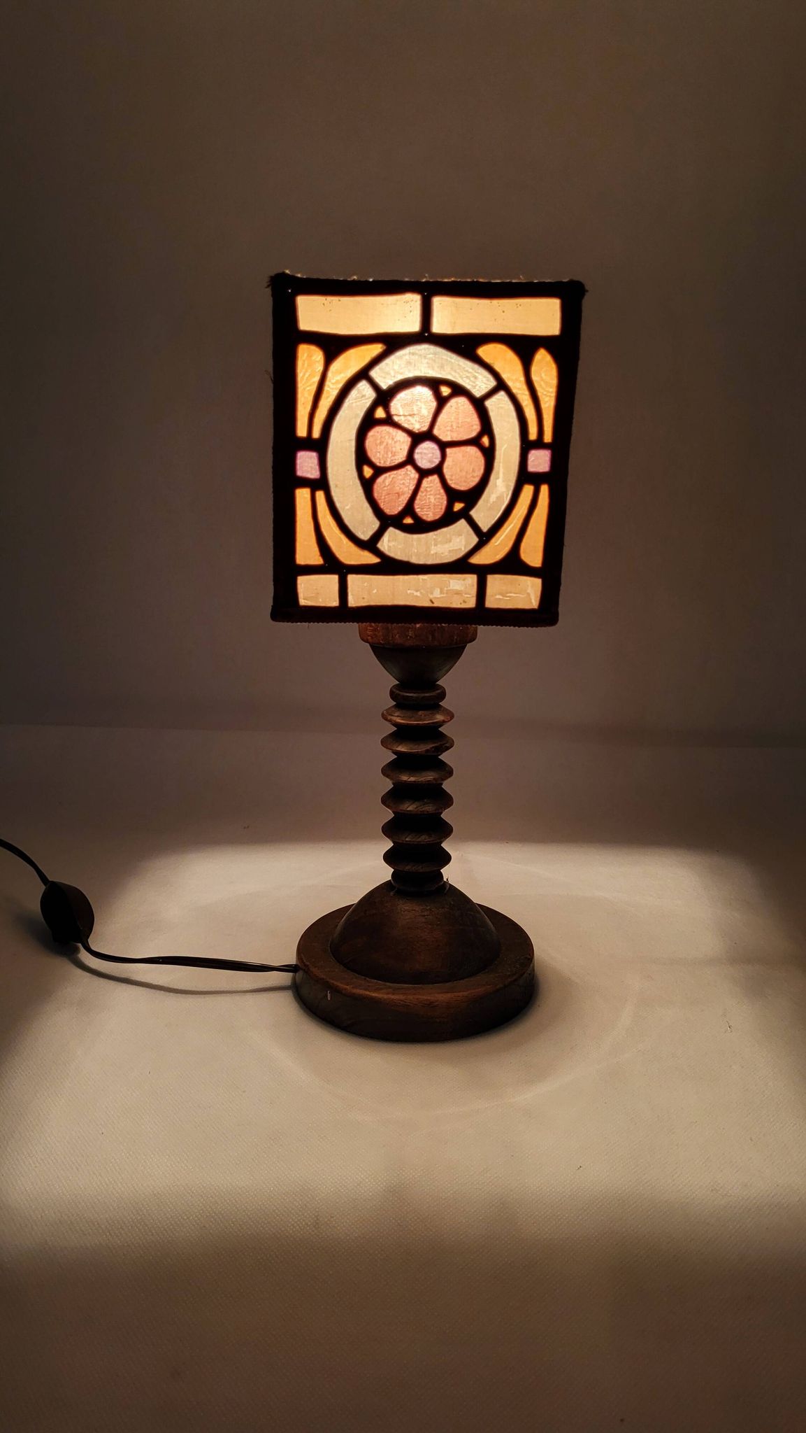 Lampe en bois Art Nouveau