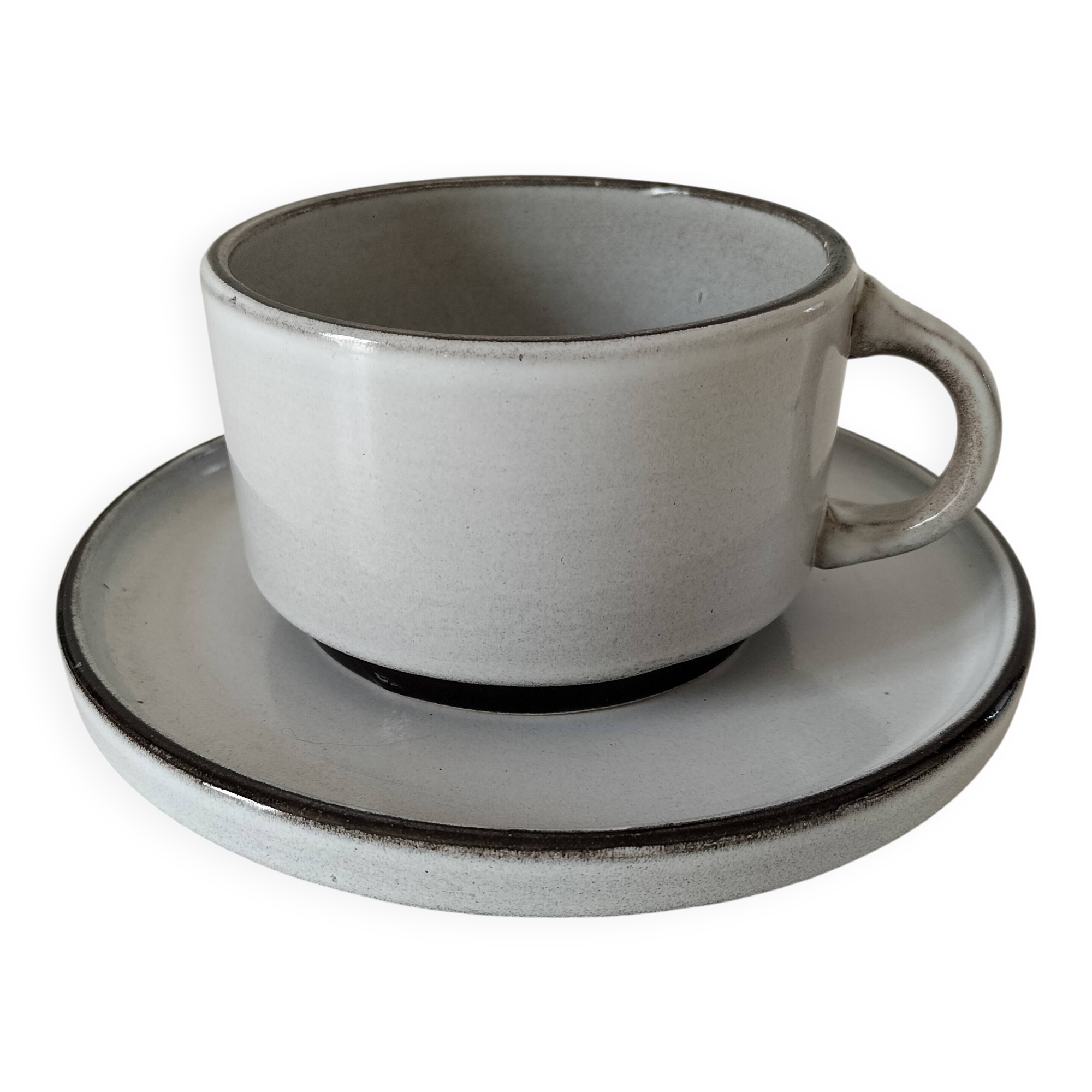 Two-tone stoneware breakfast mug