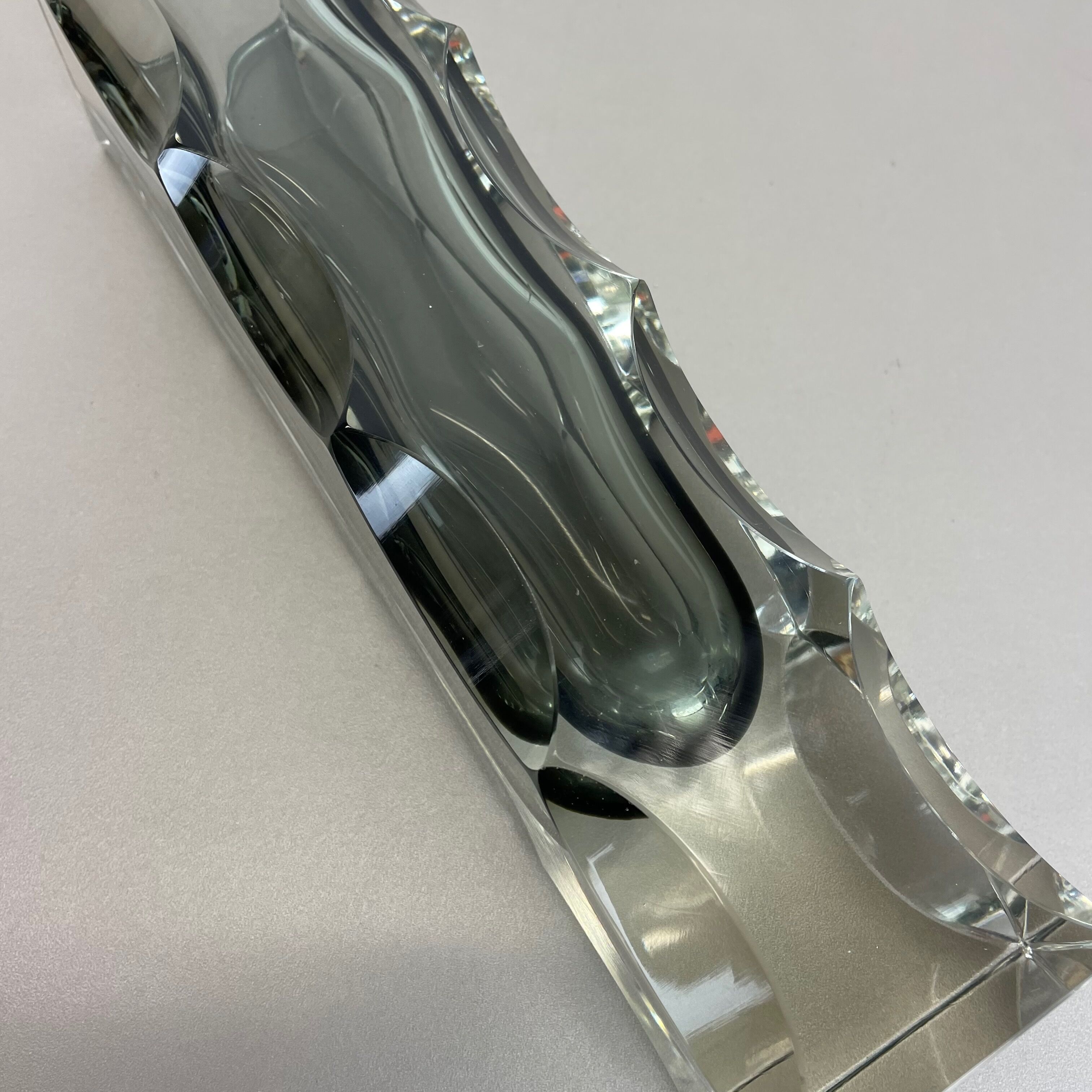 Extra Large Mandruzzato Faceted Glass Sommerso Vase Made in Murano, Italy 1970s