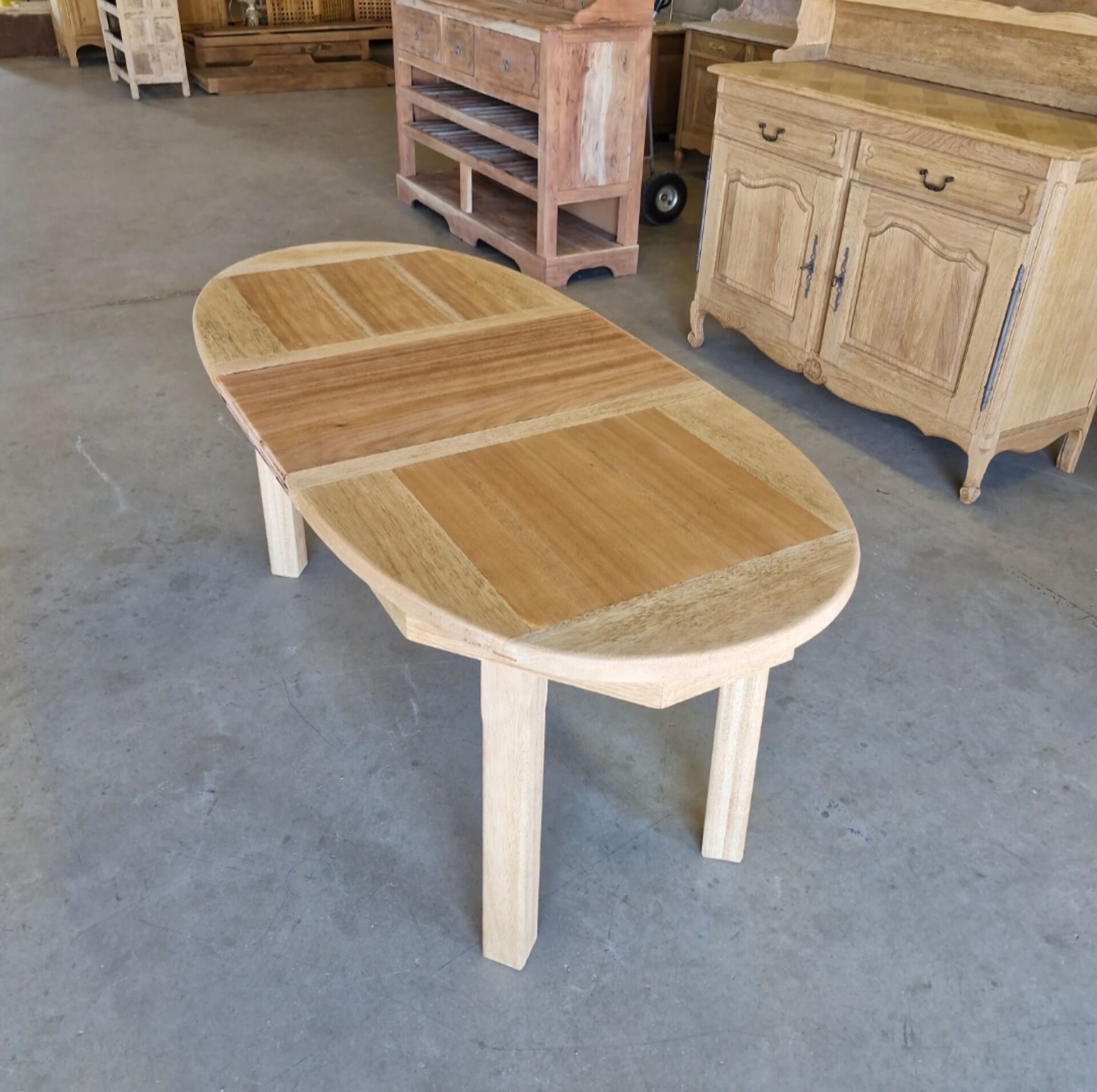 Oval wooden table – 2 extensions – sandblasted & varnished