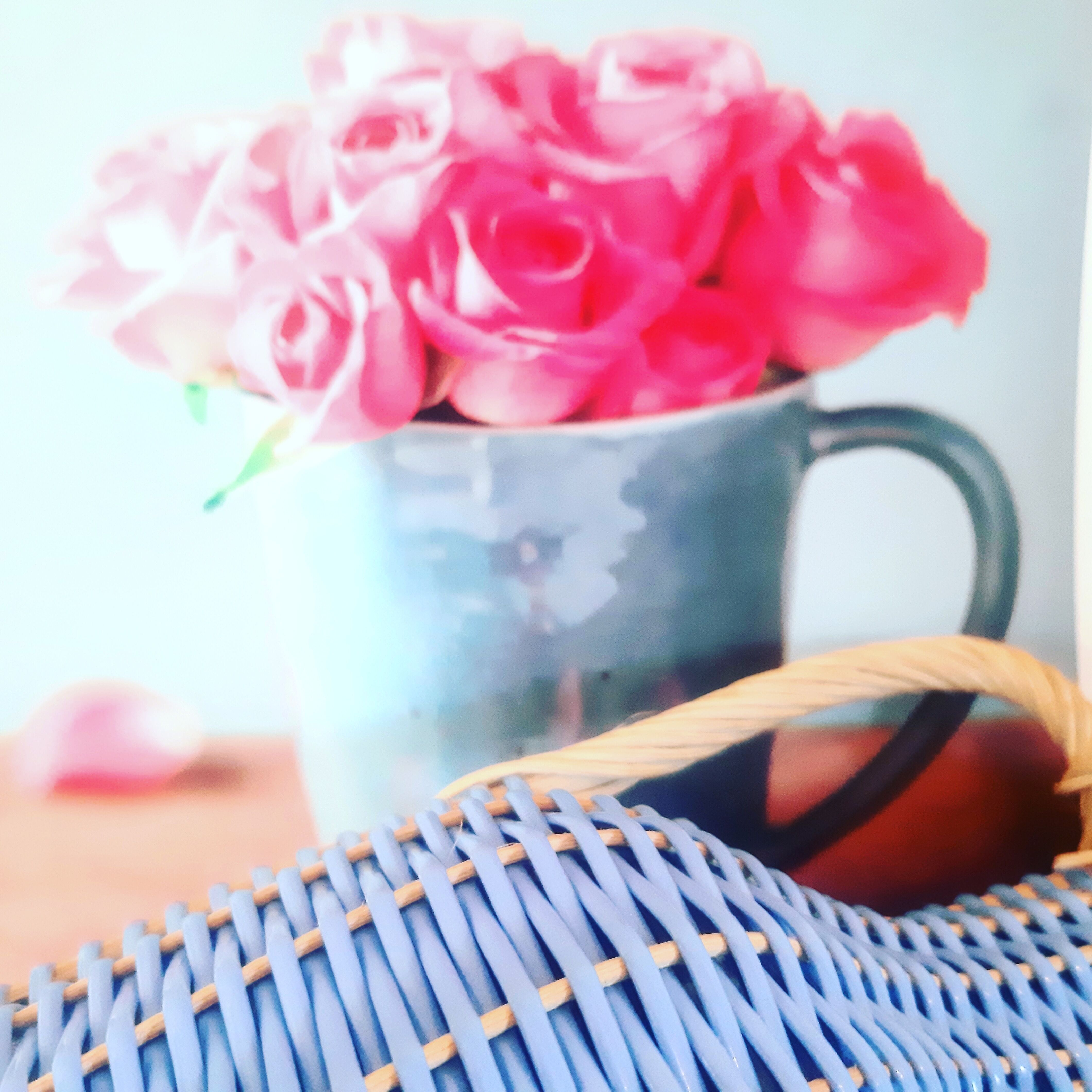 Bottle of wicker and scoubidou yarn from the 60s