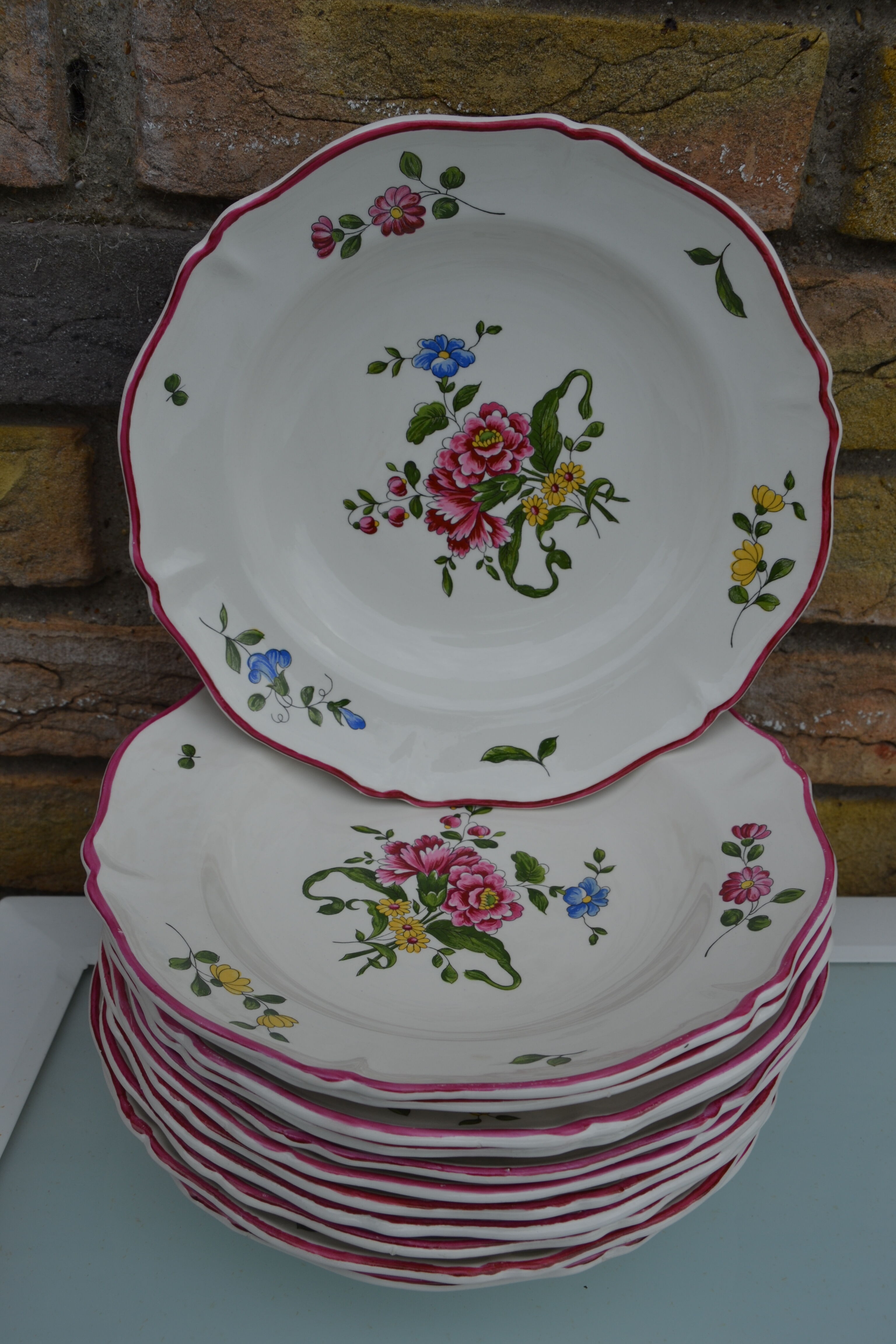 12 hollow plates Vieux Saint Amand 1713