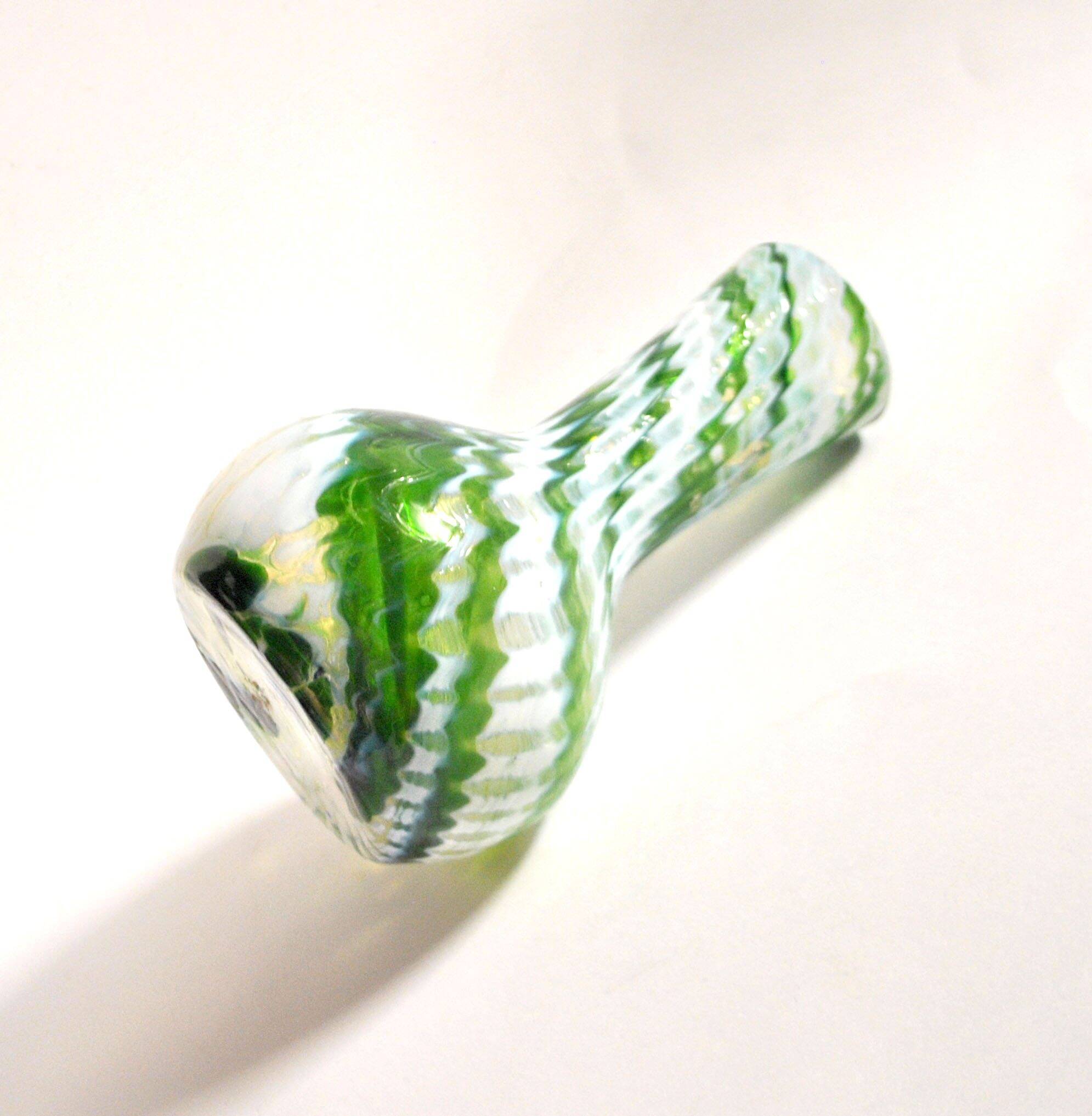 Murano vase in blown glass with green filigree, vintage 1960.