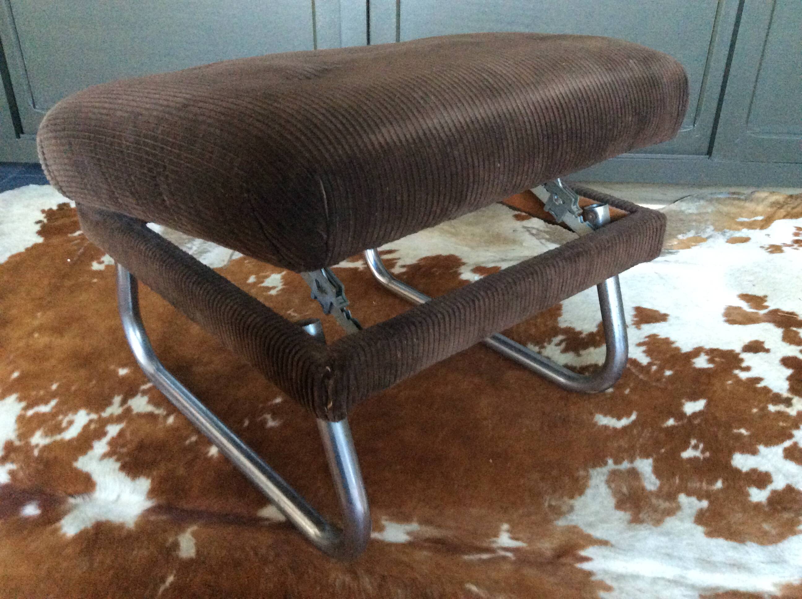 Velvet pouf adjustable footrest