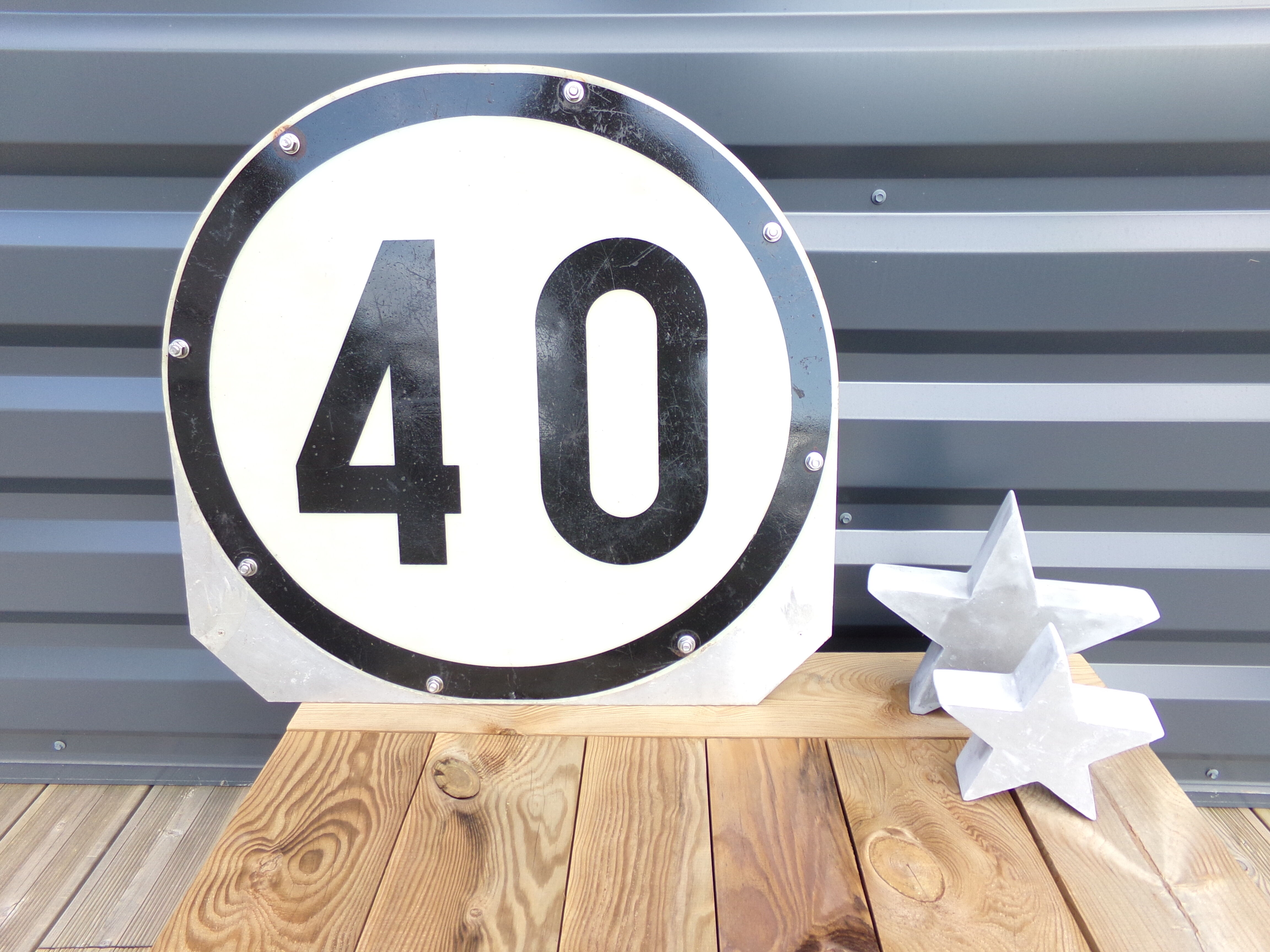 Industrial decorative limitation plate