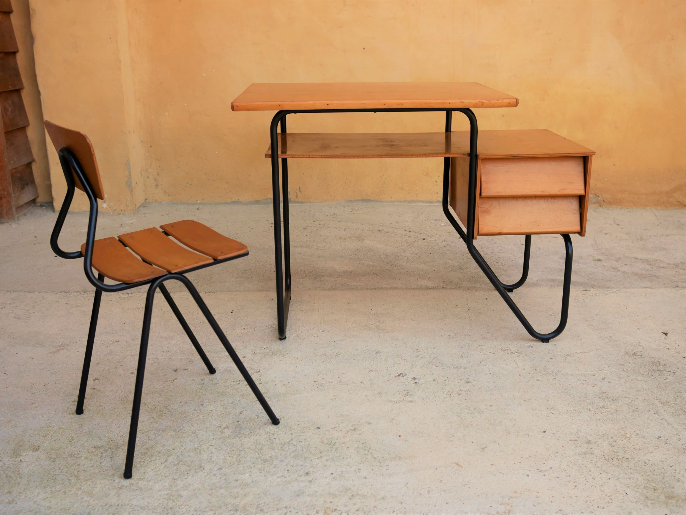 Bureau et chaise enfant vintage