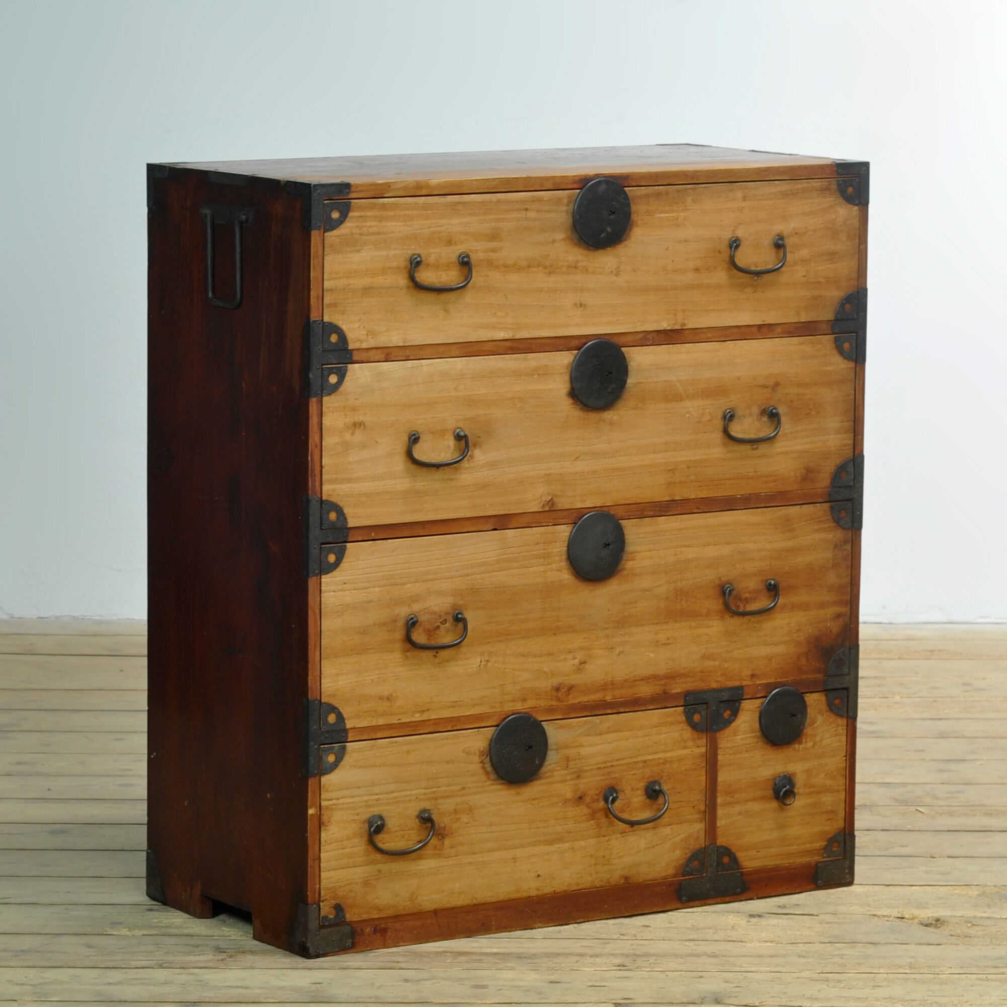 Commode Tansu japonaise, vers 1870
