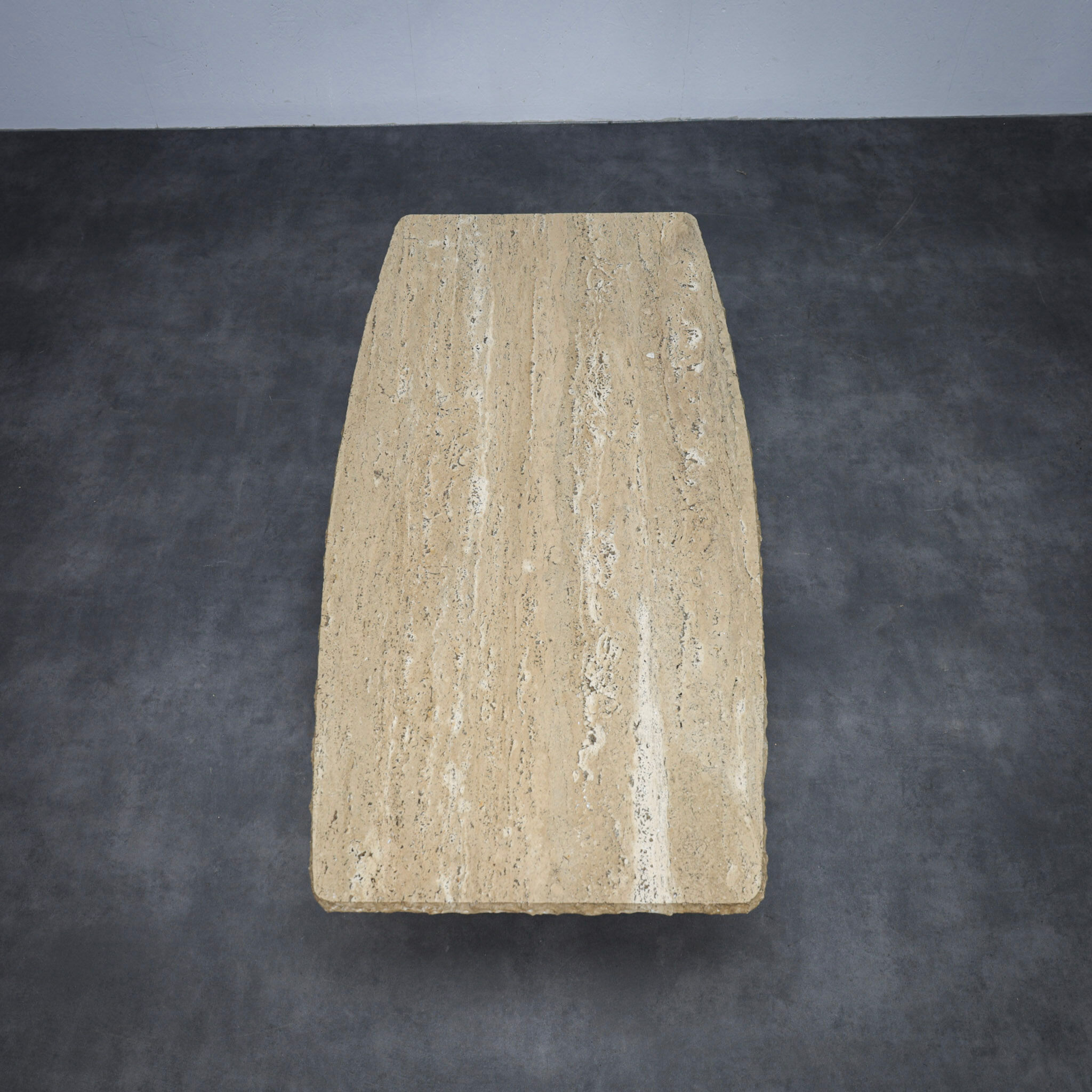 Table basse en travertin, Italie (années 1970)
