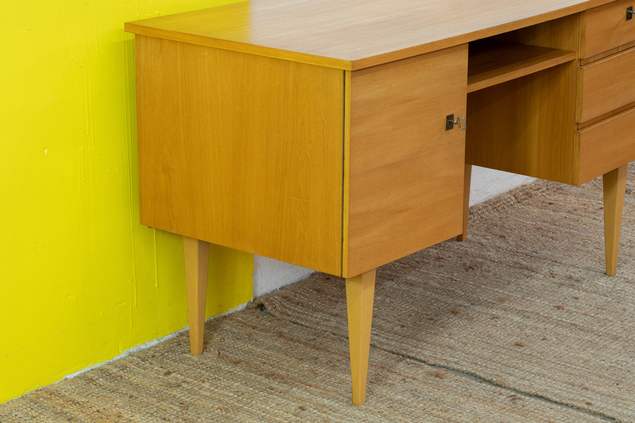 Vintage Scandinavian Office – 130 cm
