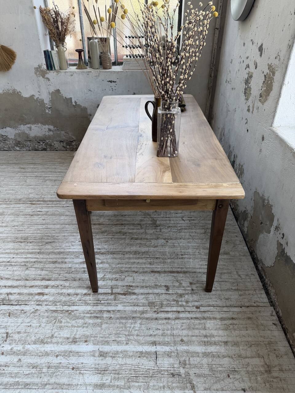 Table de ferme noyer pieds fuseaux 1950