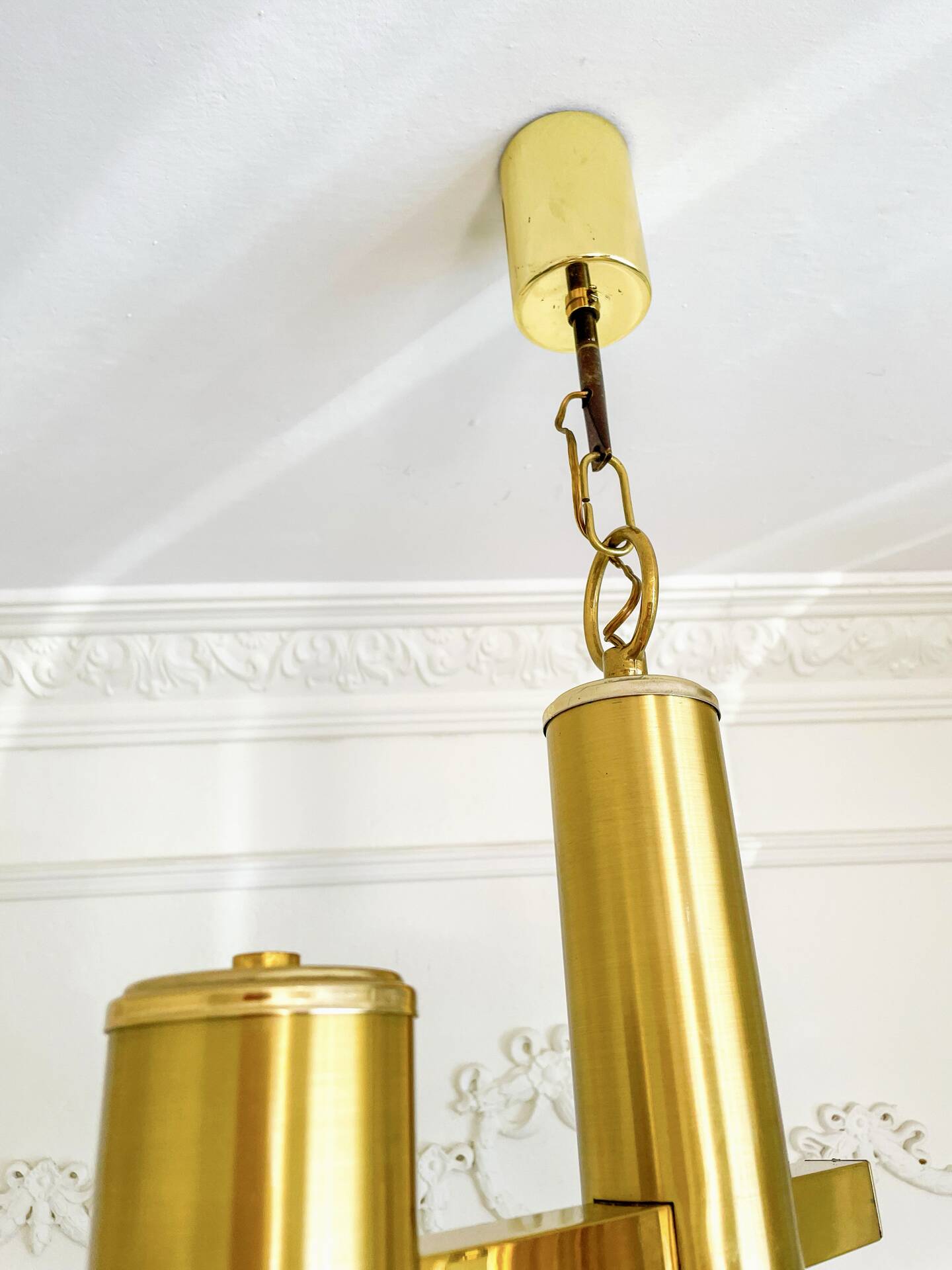 Gaetano Sciolari vintage chandelier in brass and opaline, 1970s