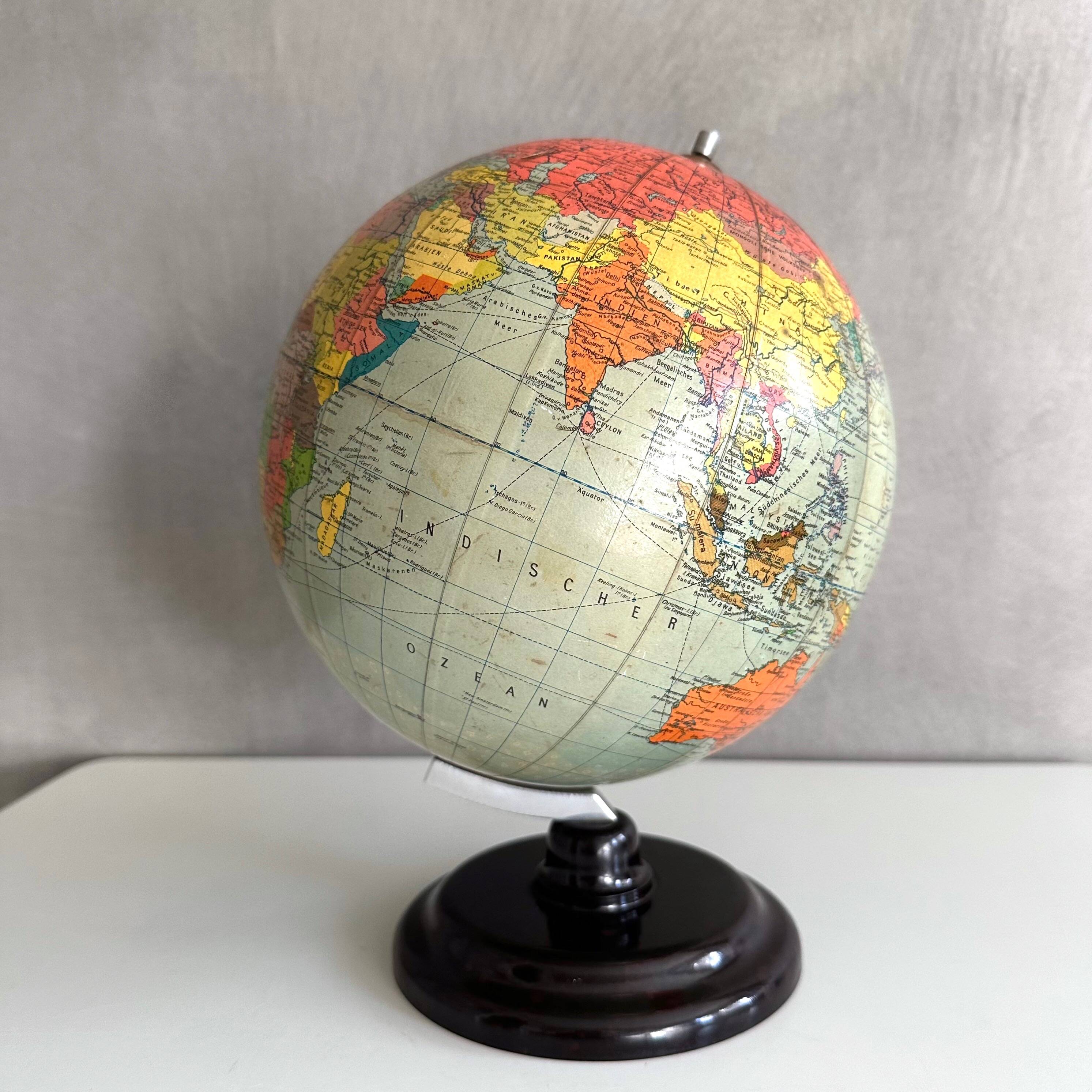 Mid-century globe by Paul Räths, political globe with bakelite base