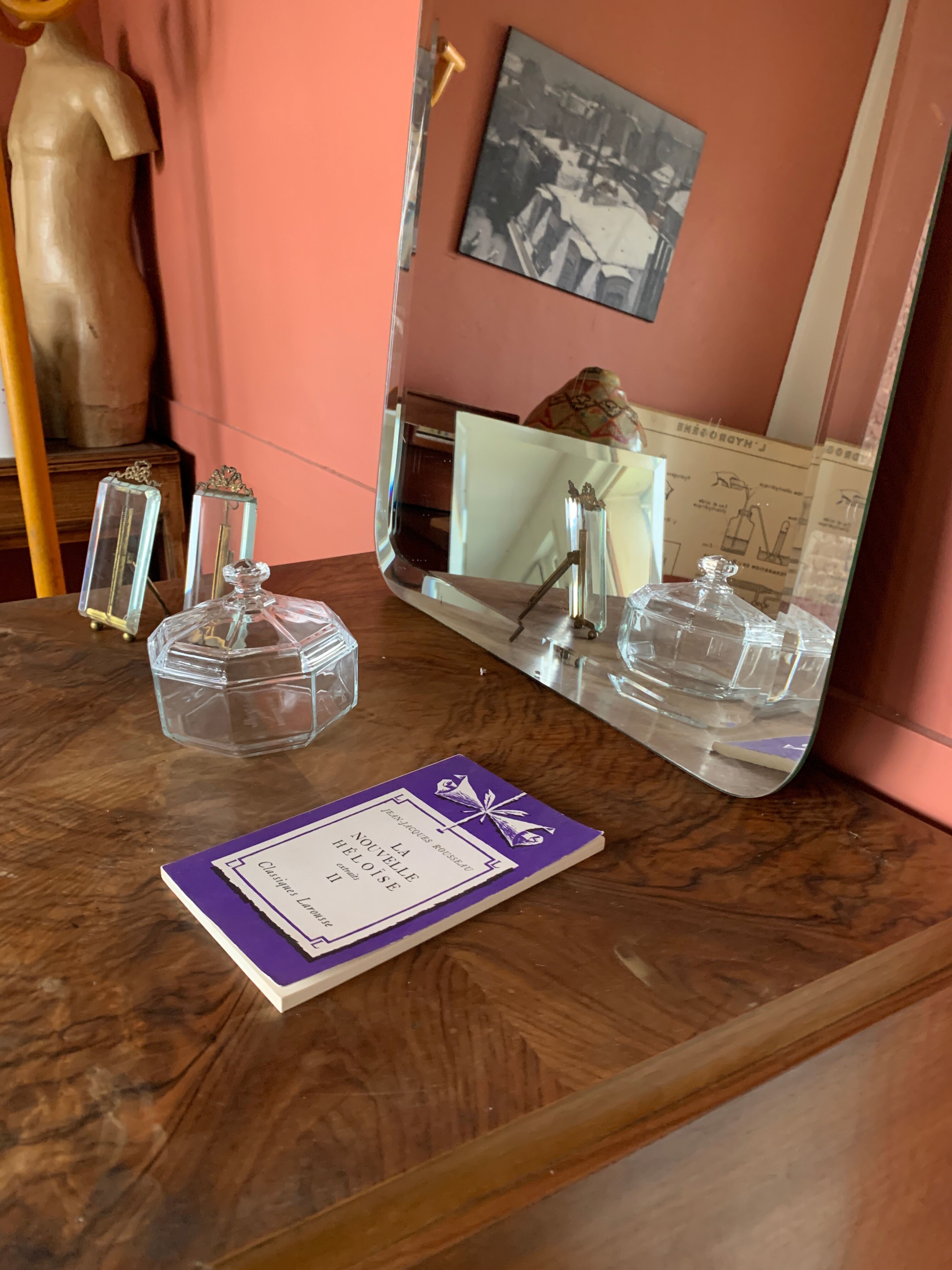 Bevelled mirror - 69x48cm