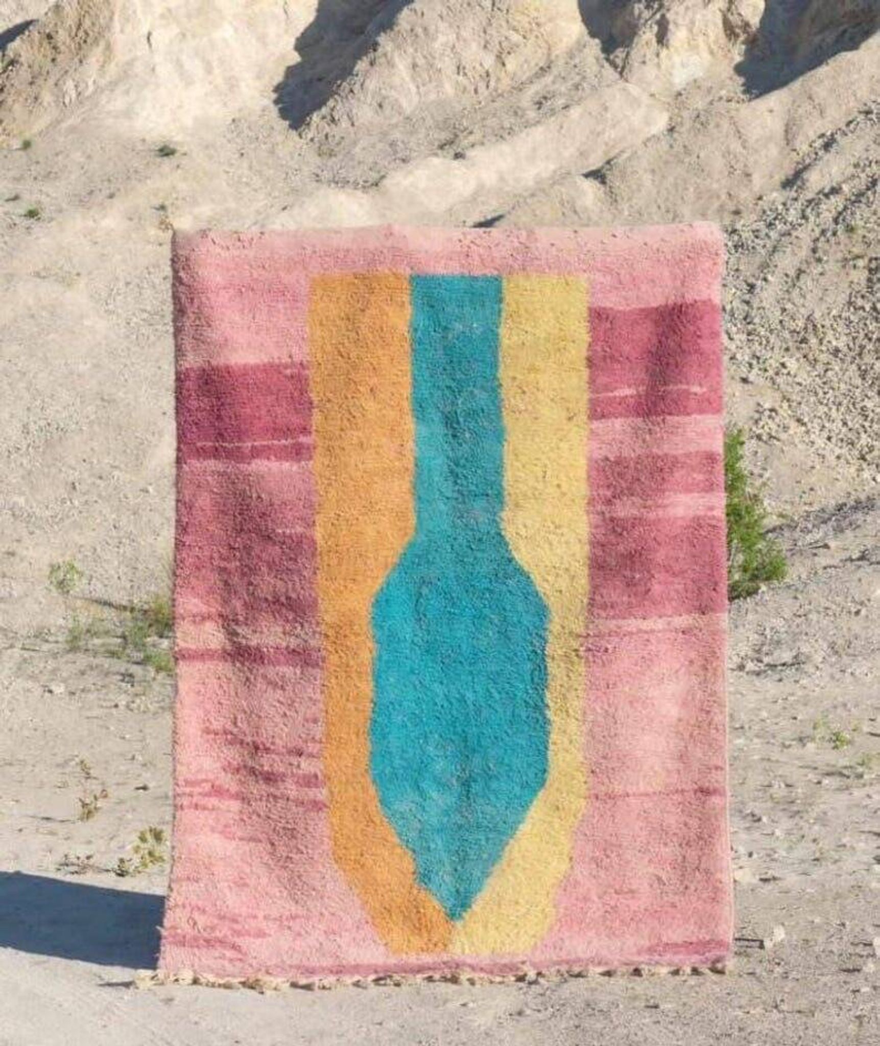 Traditional handmade Berber rug, size 200 x 250 cm