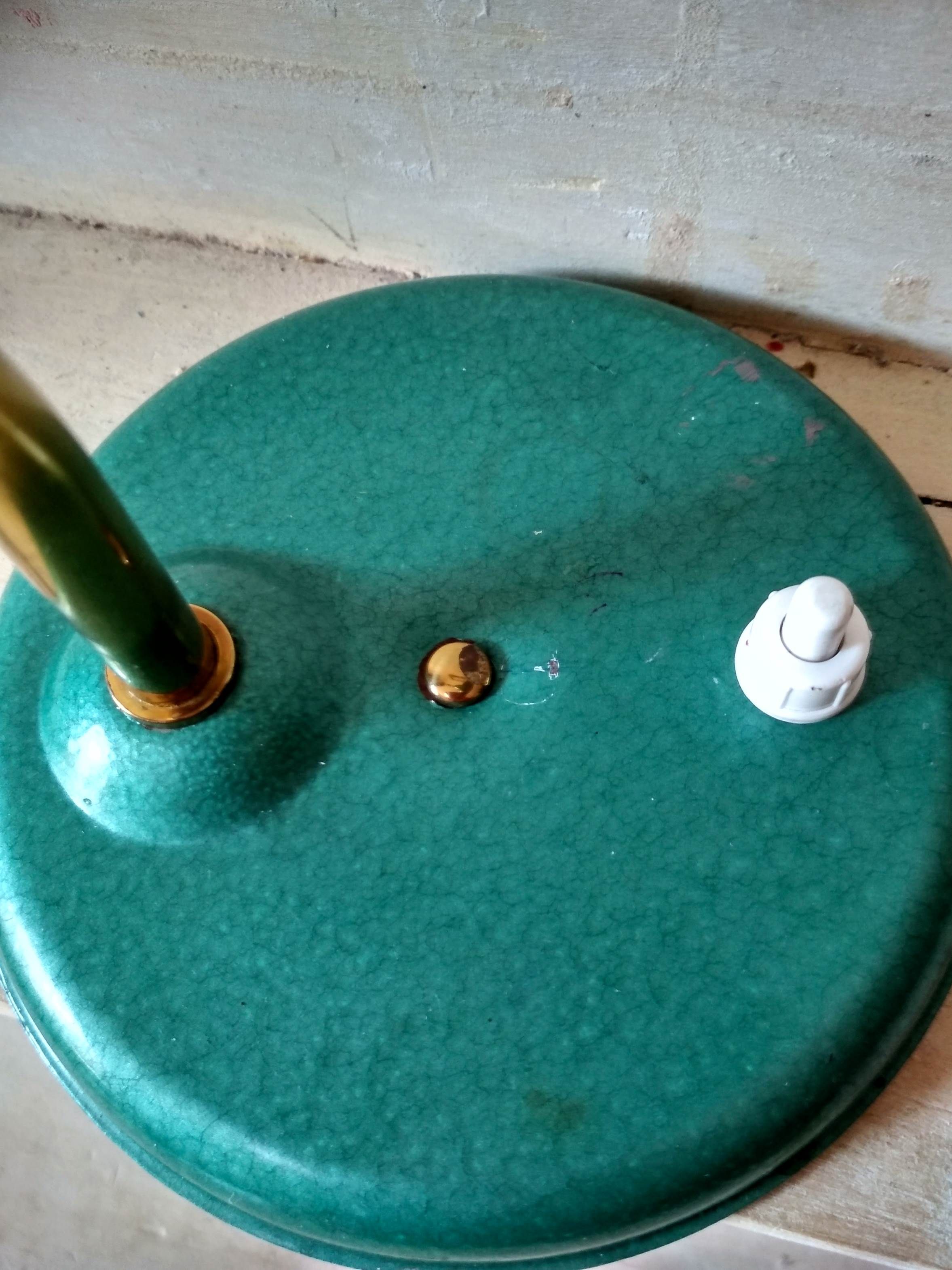 50's 50's green metal articulated desk lamp and golden flexible foot