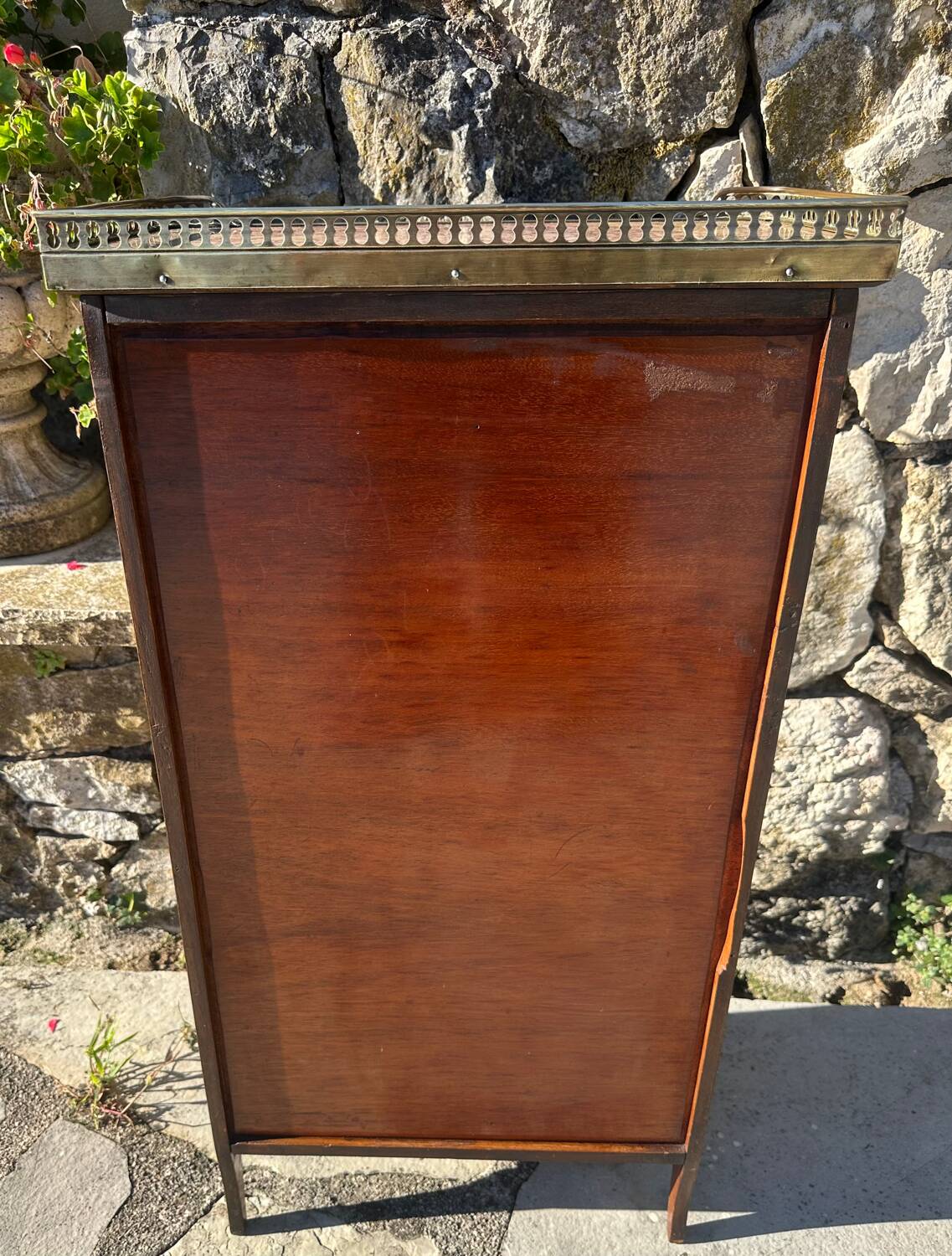 Small Louis XV style mahogany bibus.