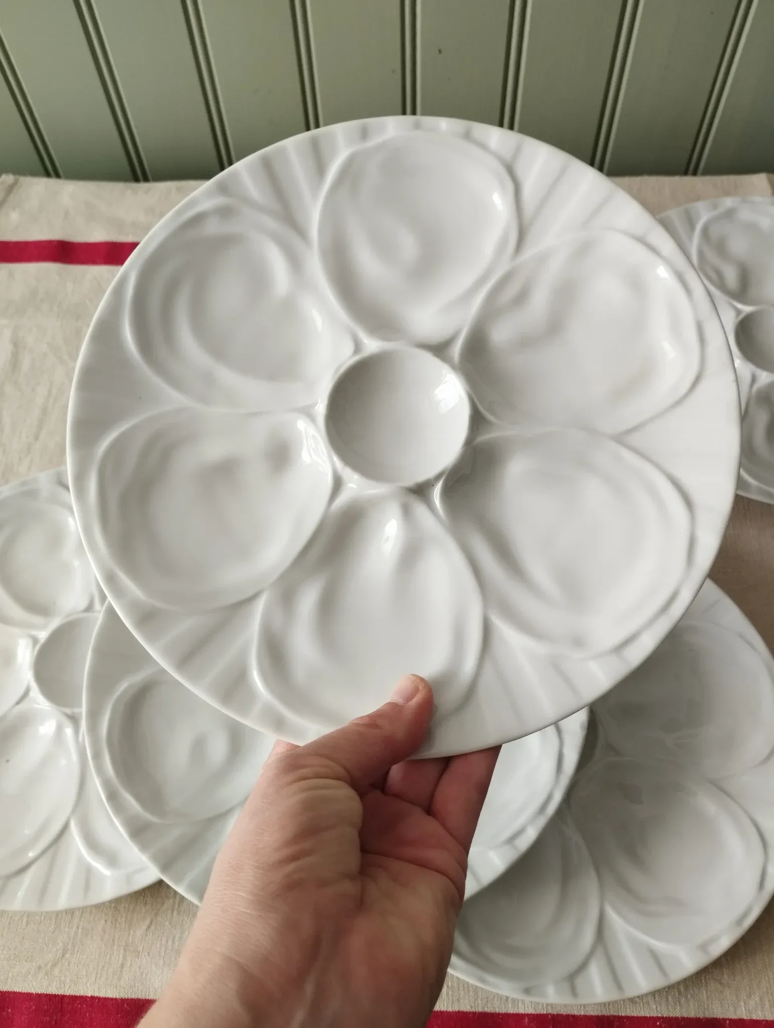Set of 6 oyster plates in porcelain by Pillivuyt.