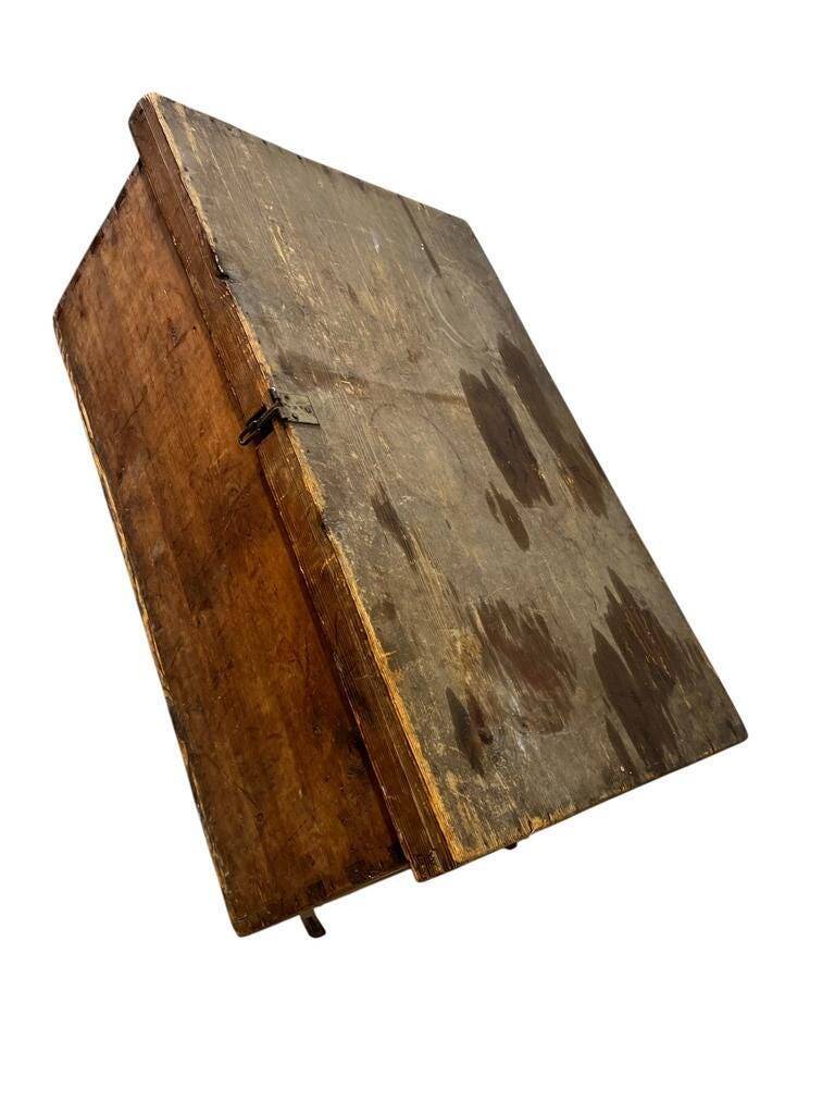 Vintage wooden chest / side table / coffee table