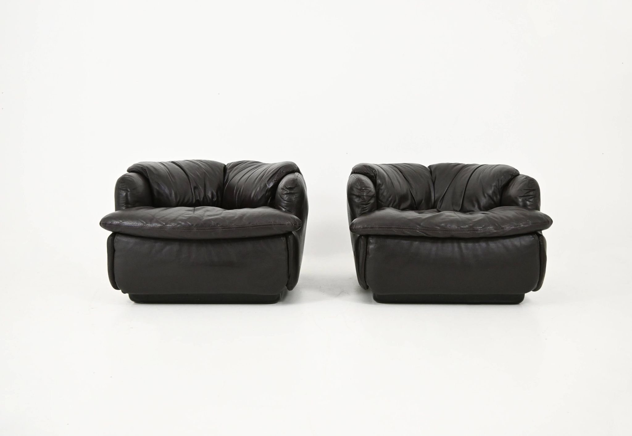 "Confidential" armchairs by Alberto Rosselli for Saporiti Italia, 1970s