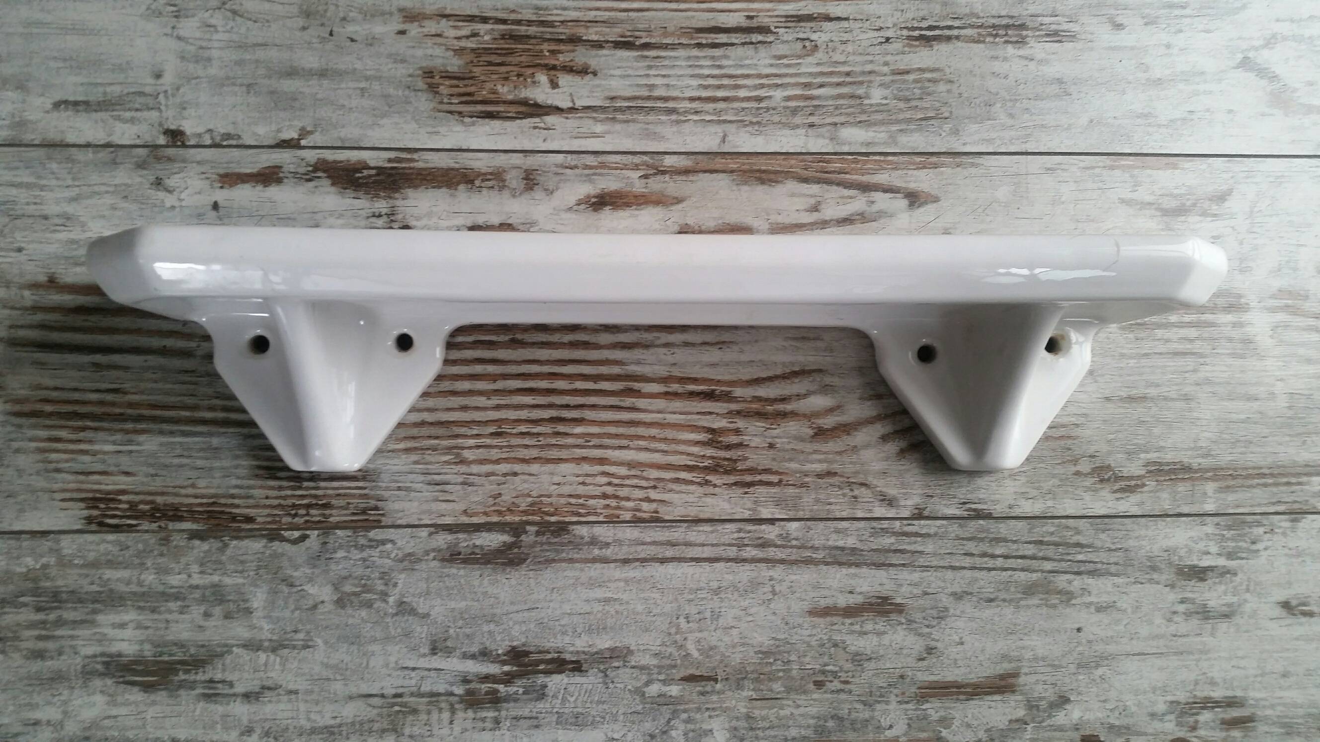 White earthenware shelf 30s